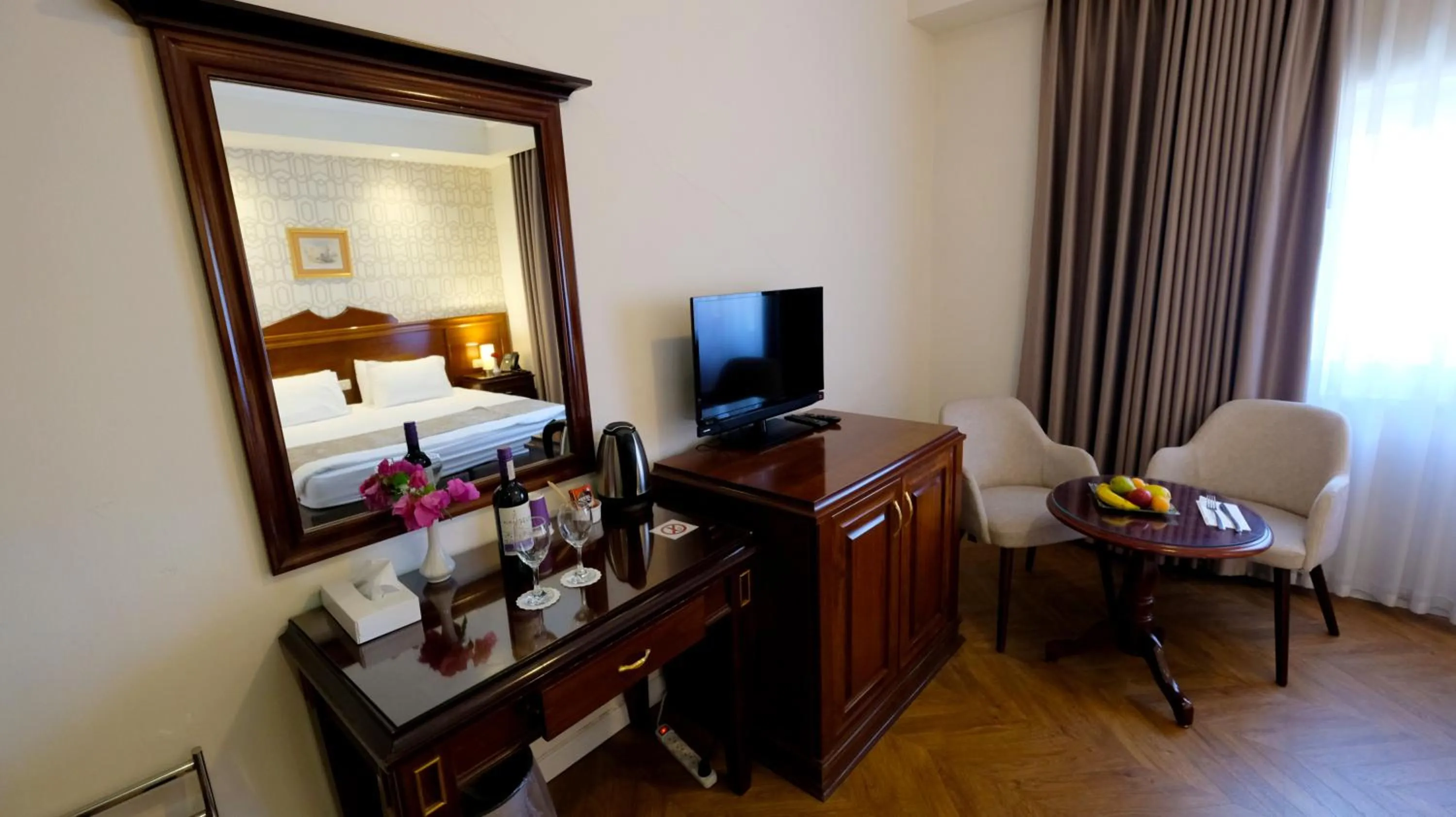 Photo of the whole room, TV/Entertainment Center in Christmas Hotel - Jerusalem