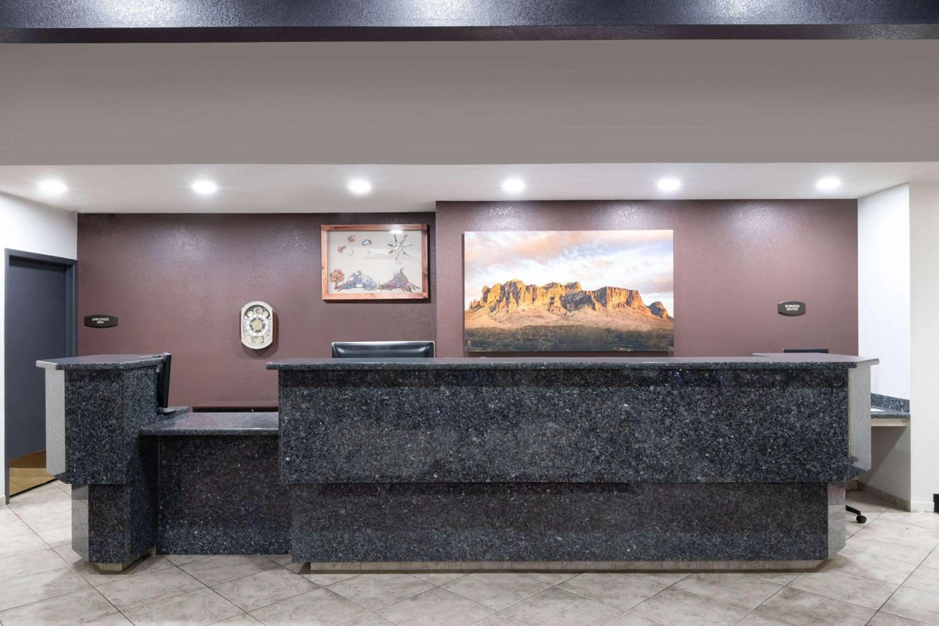 Lobby or reception in Travelodge by Wyndham Globe AZ
