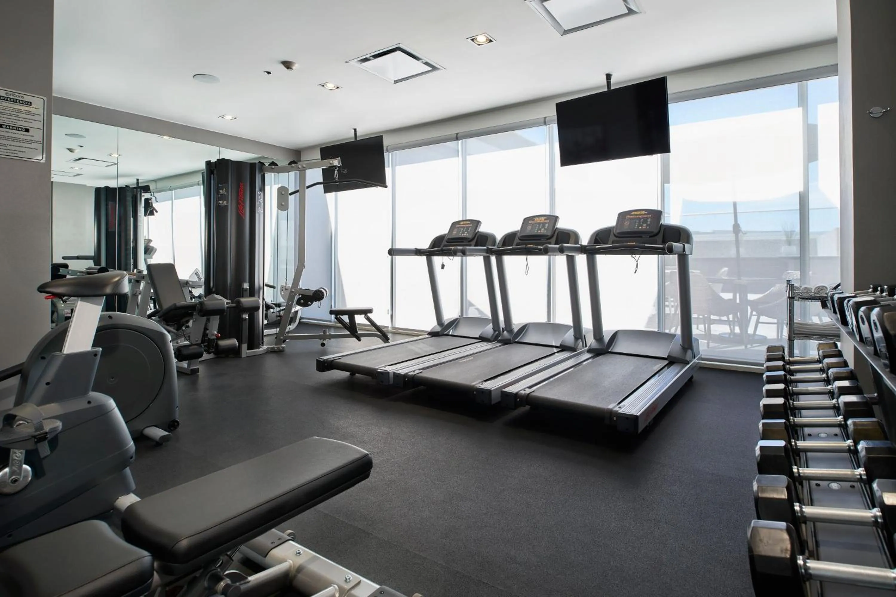 Fitness centre/facilities in Four Points by Sheraton Distrito Uno Chihuahua