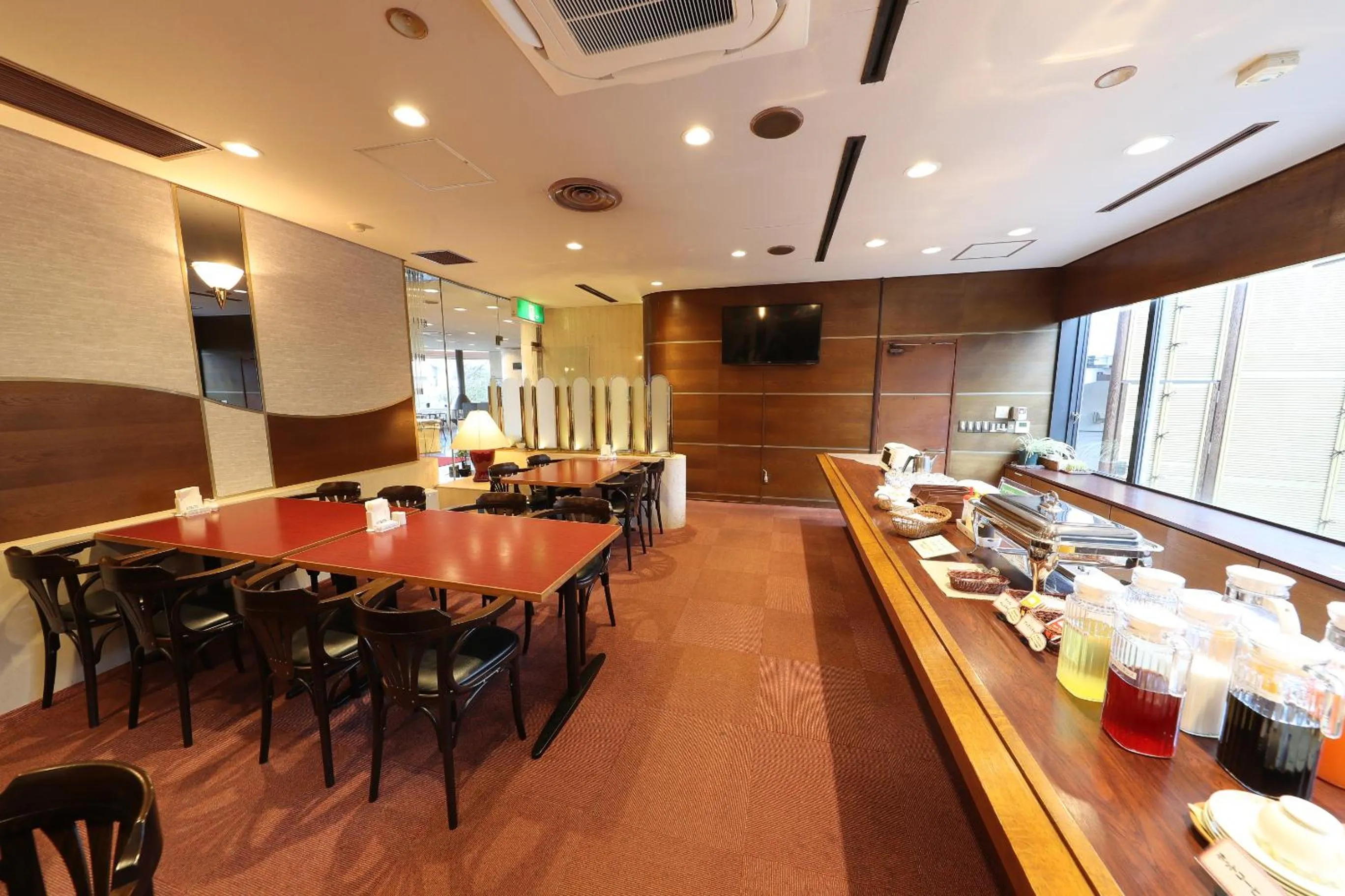 Restaurant/places to eat in Hotel 21