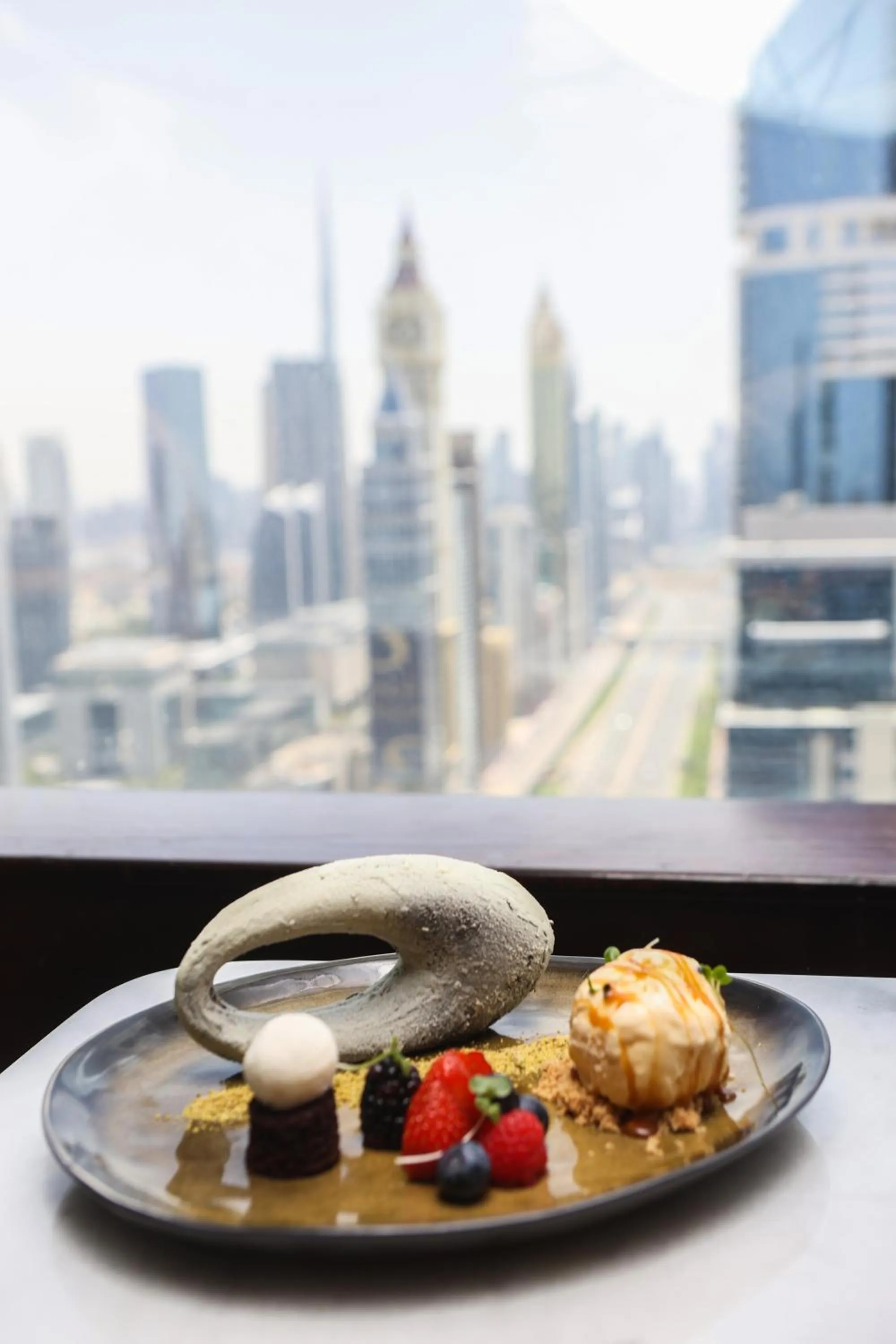 Restaurant/places to eat in Nassima Tower Hotel Apartments