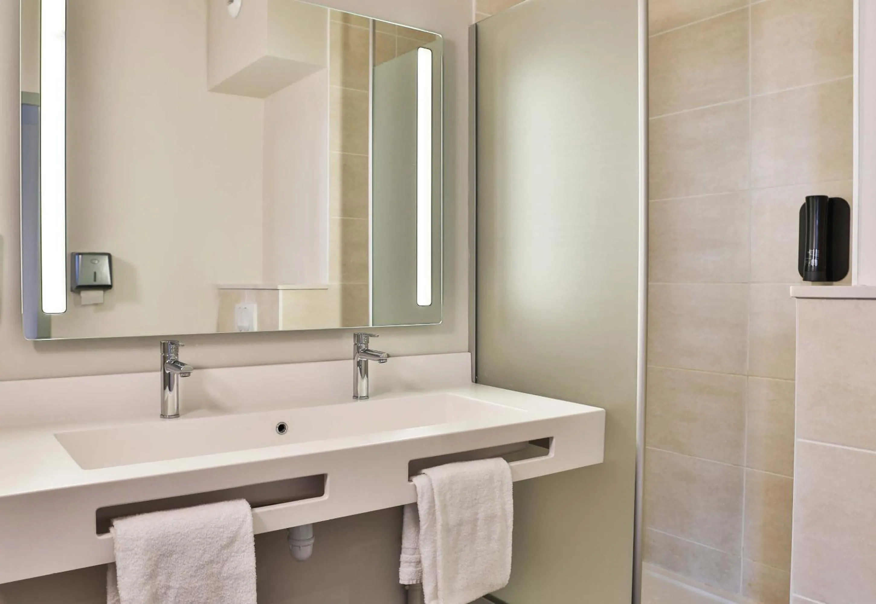 Bathroom in B&B HOTEL Les Herbiers