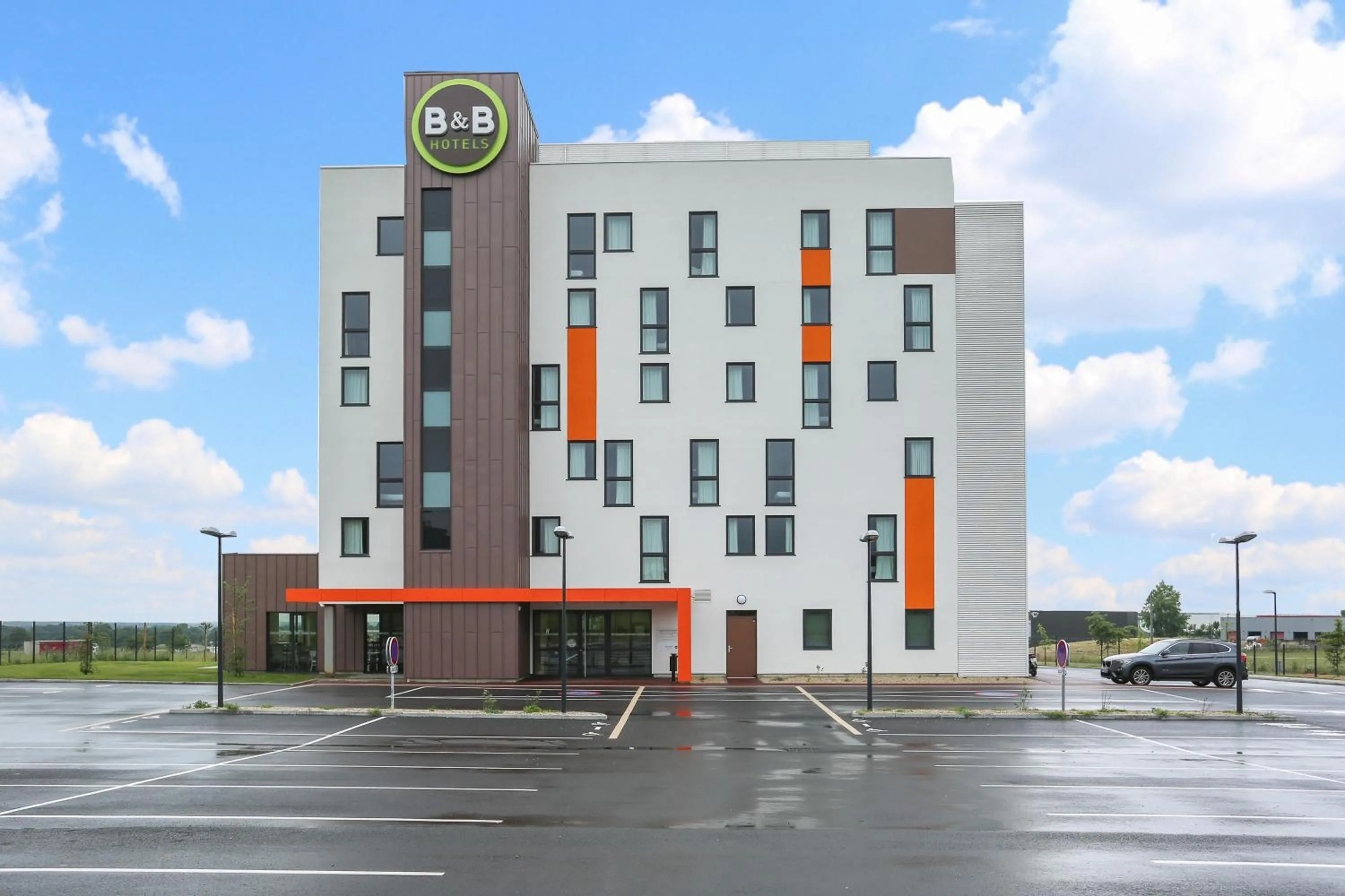 Property building in B&B HOTEL Les Herbiers