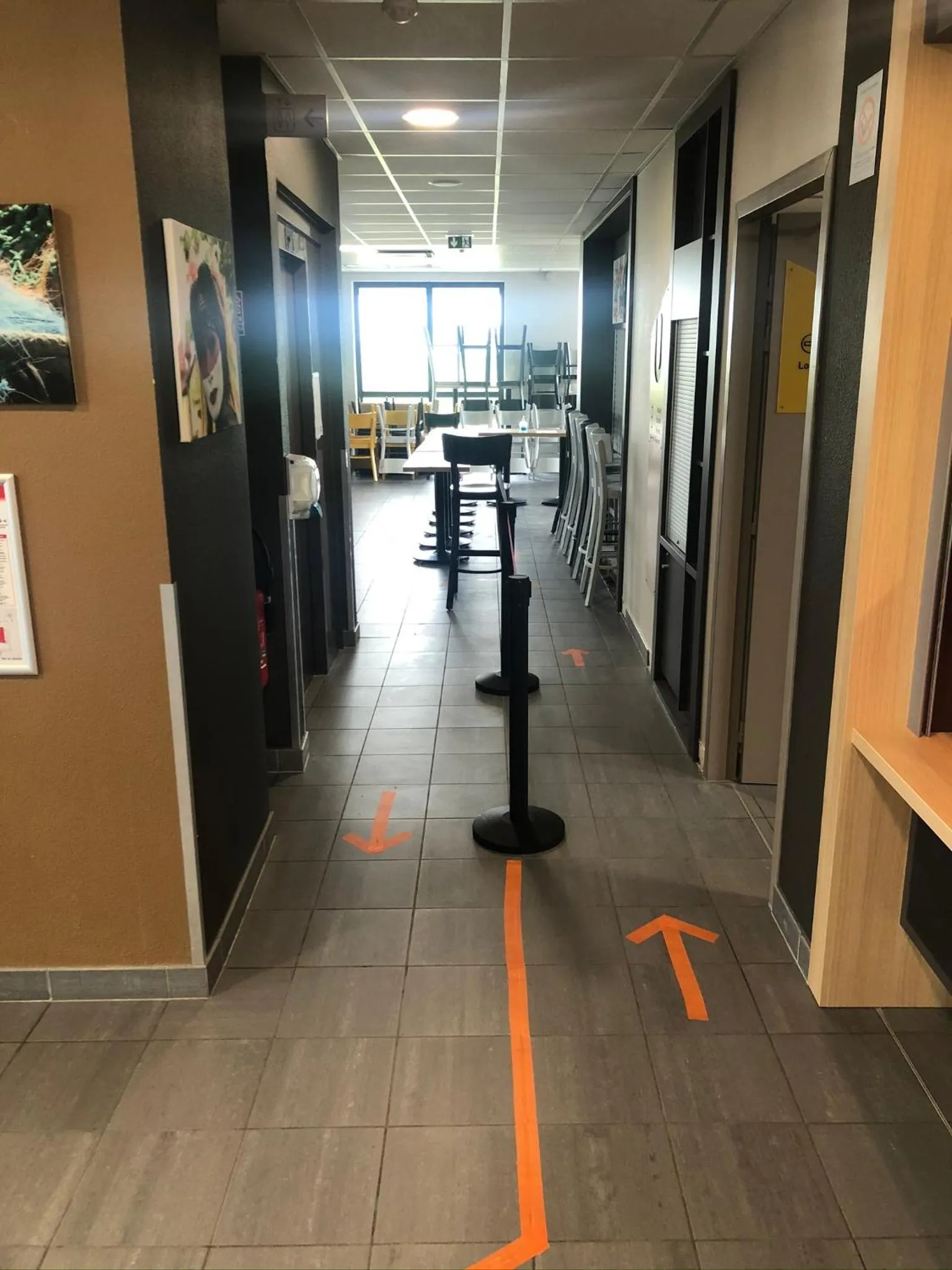 Lobby or reception in B&B HOTEL Les Herbiers