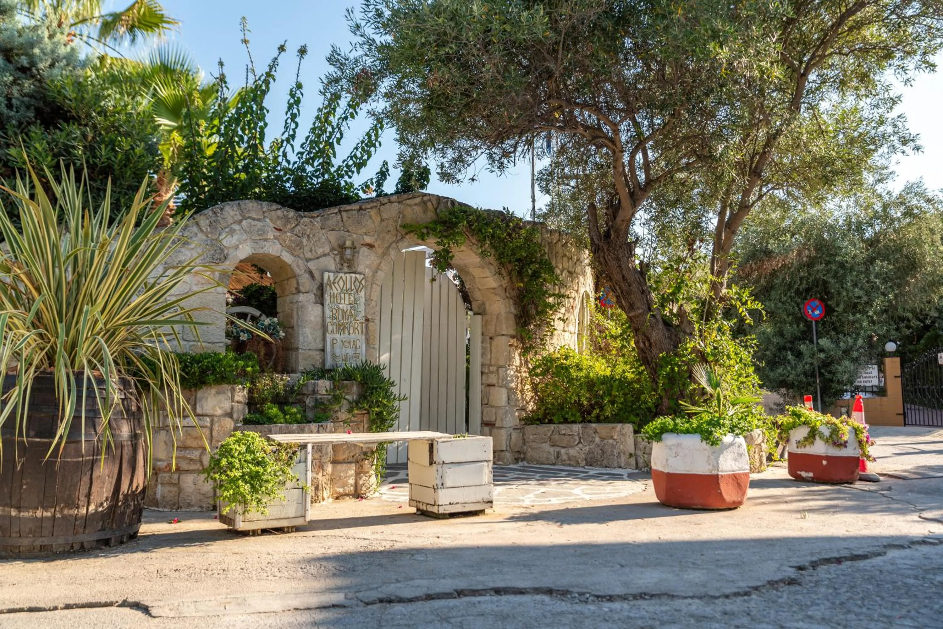 Facade/entrance in Hotel Aeollos