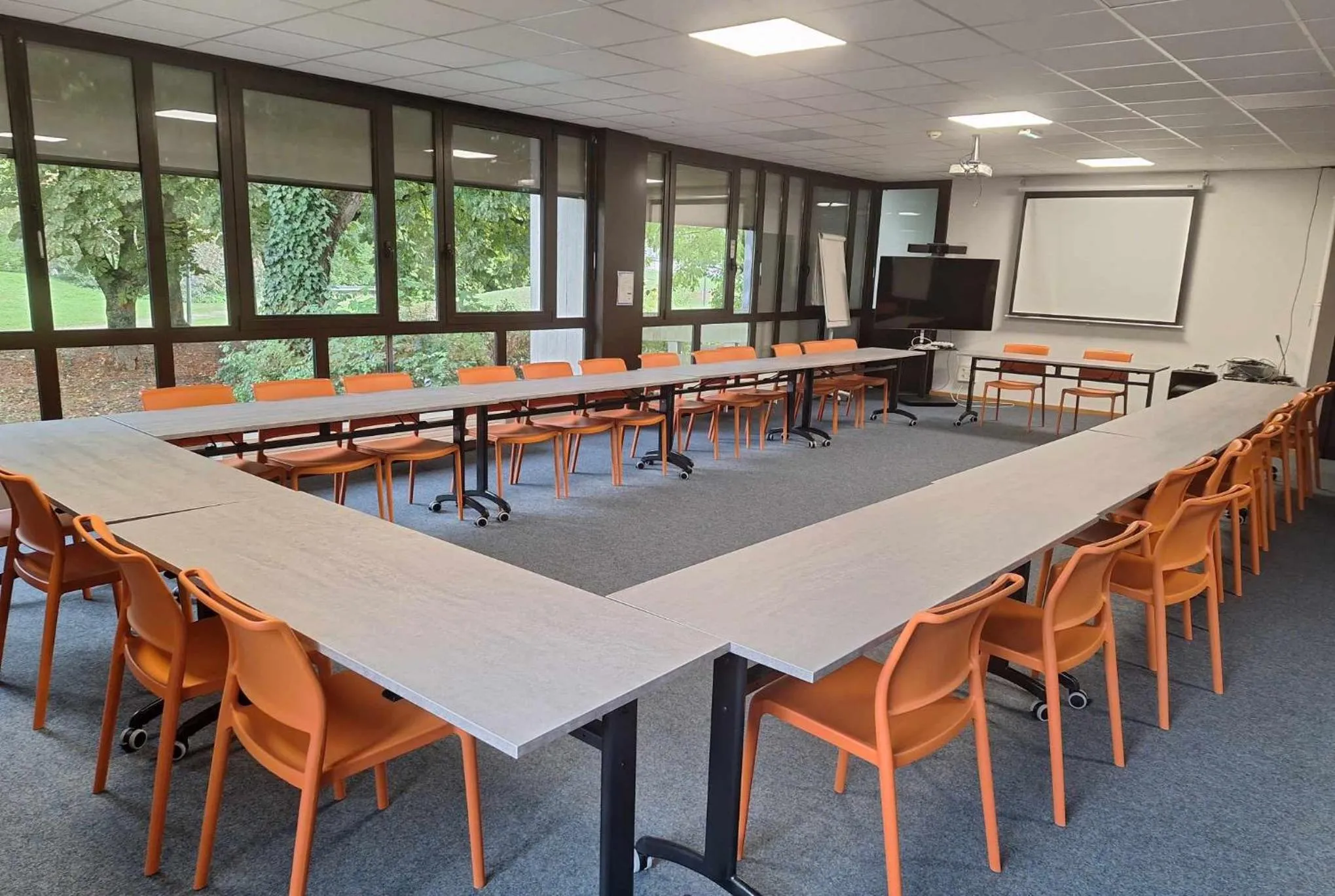 Meeting/conference room in CIS de Champagne - Ethic Etapes