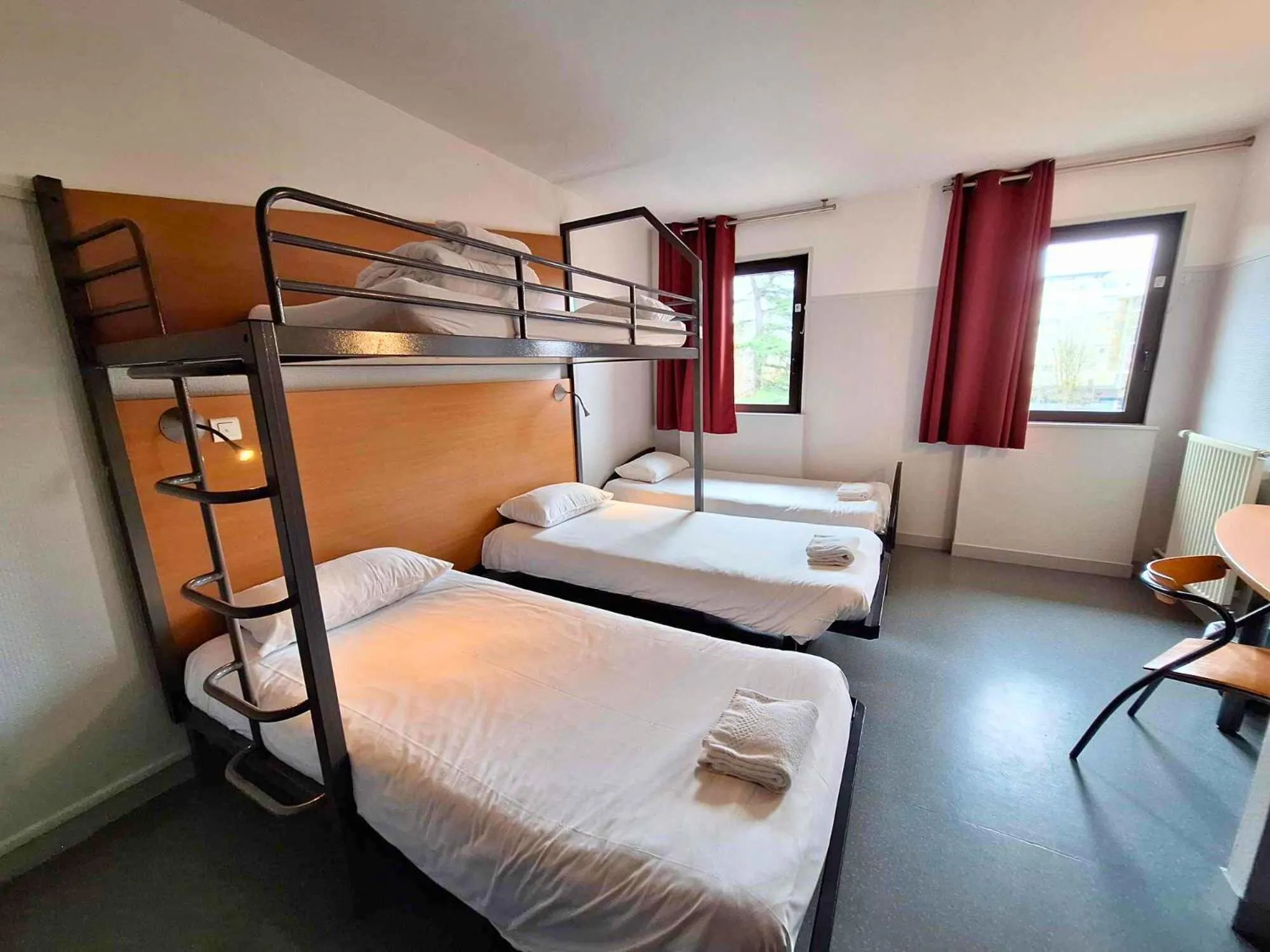 Bedroom, Bed in CIS de Champagne - Ethic Etapes