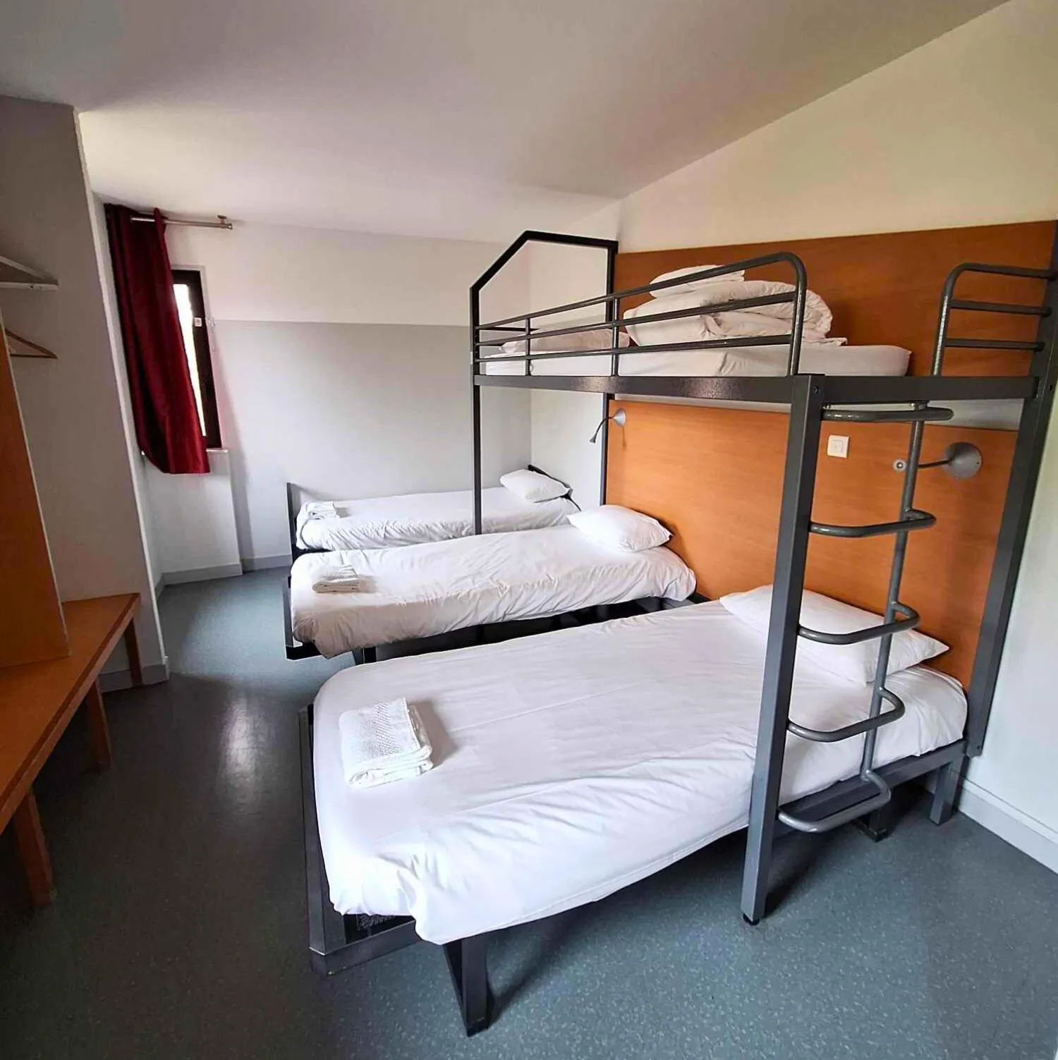 Bedroom, Bed in CIS de Champagne - Ethic Etapes