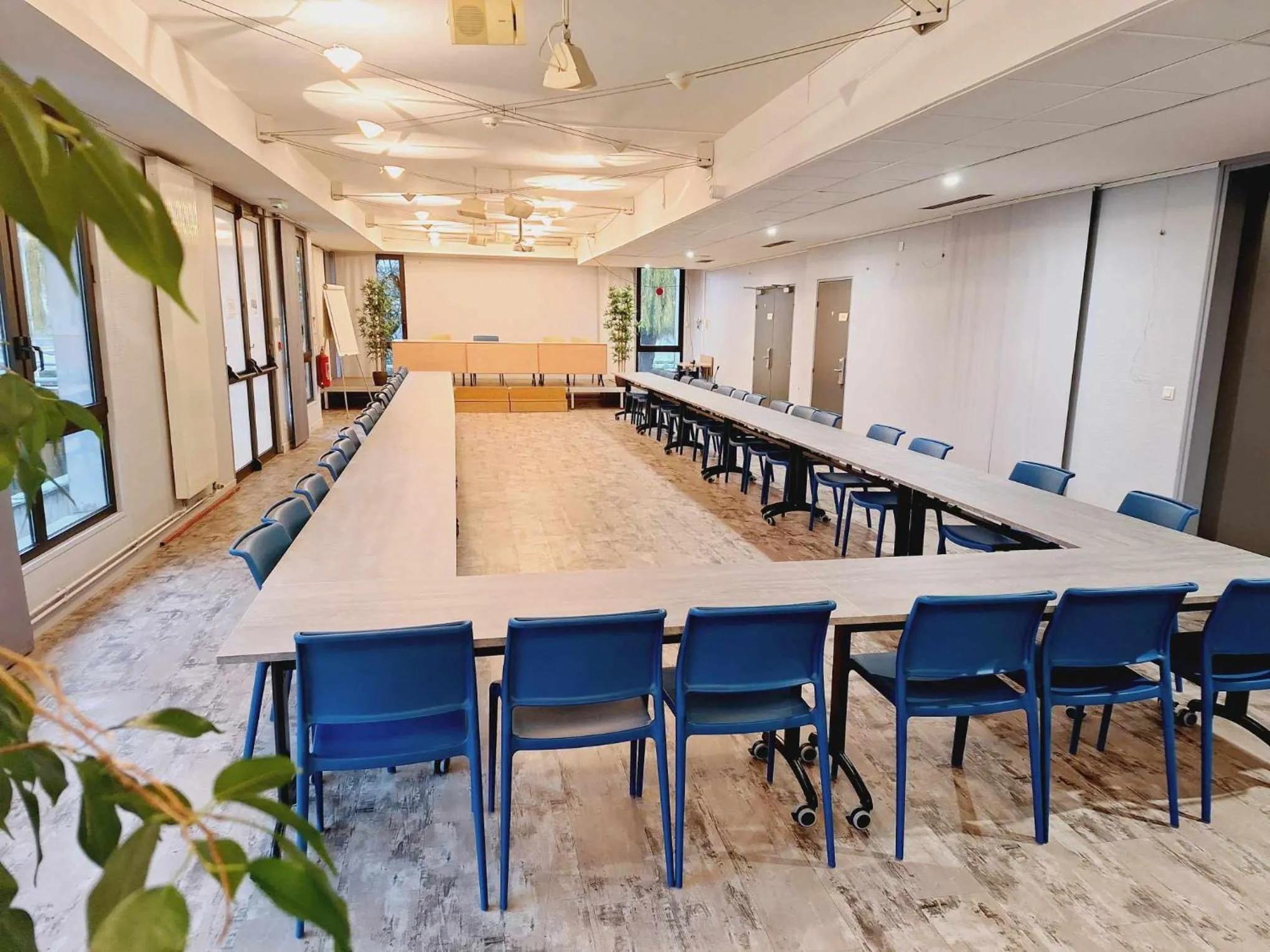 Meeting/conference room in CIS de Champagne - Ethic Etapes