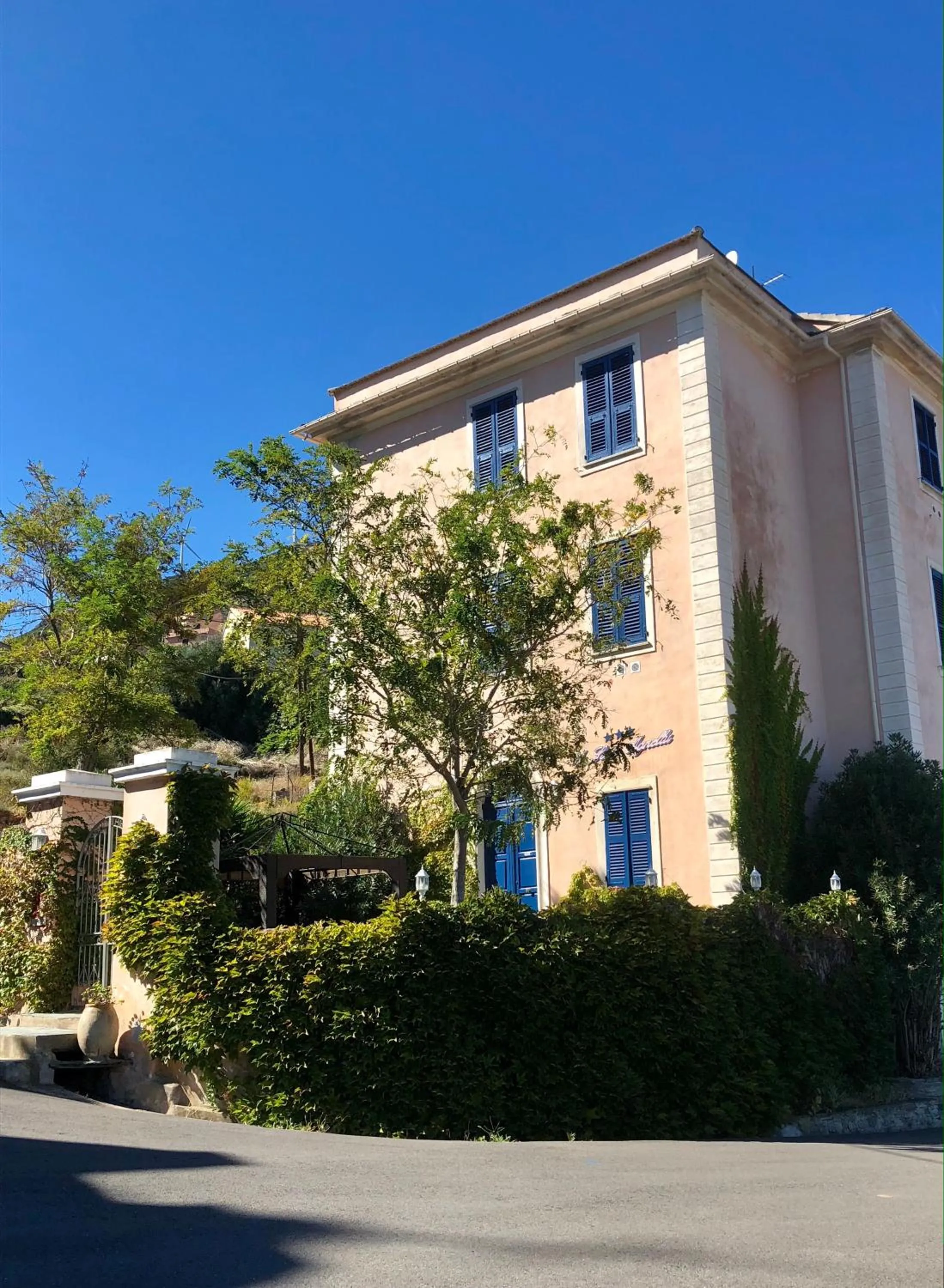 Property building in U Sant'Agnellu