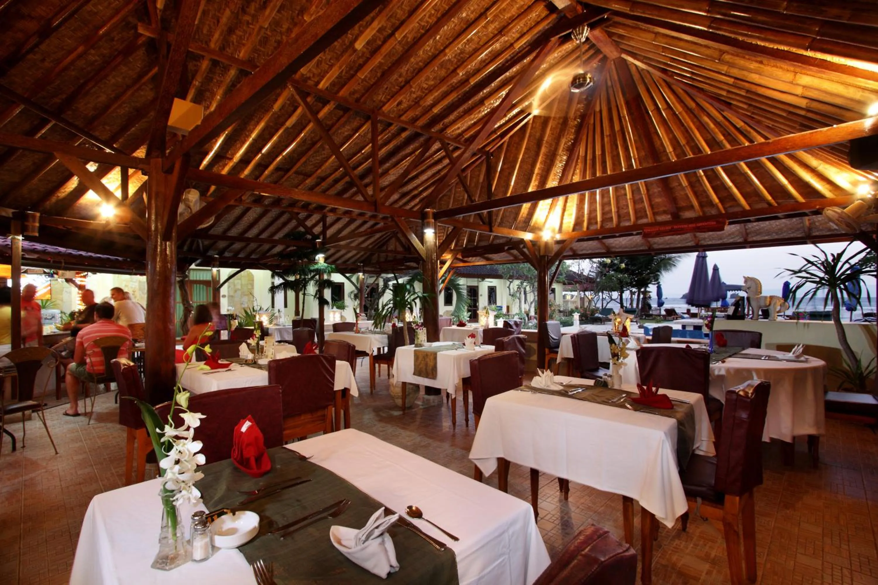 Restaurant/places to eat in Bali Seascape Beach Club