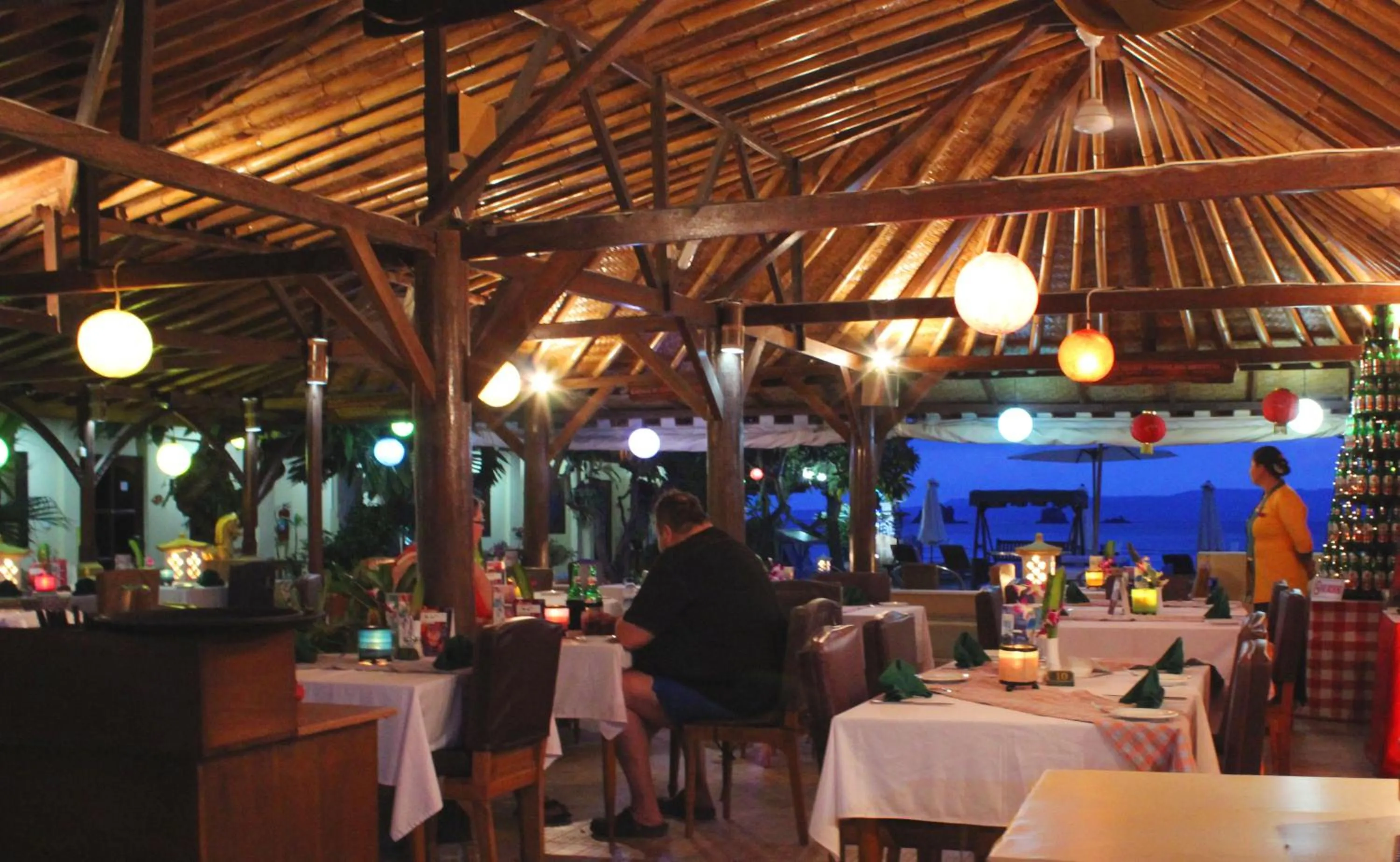 Restaurant/places to eat in Bali Seascape Beach Club