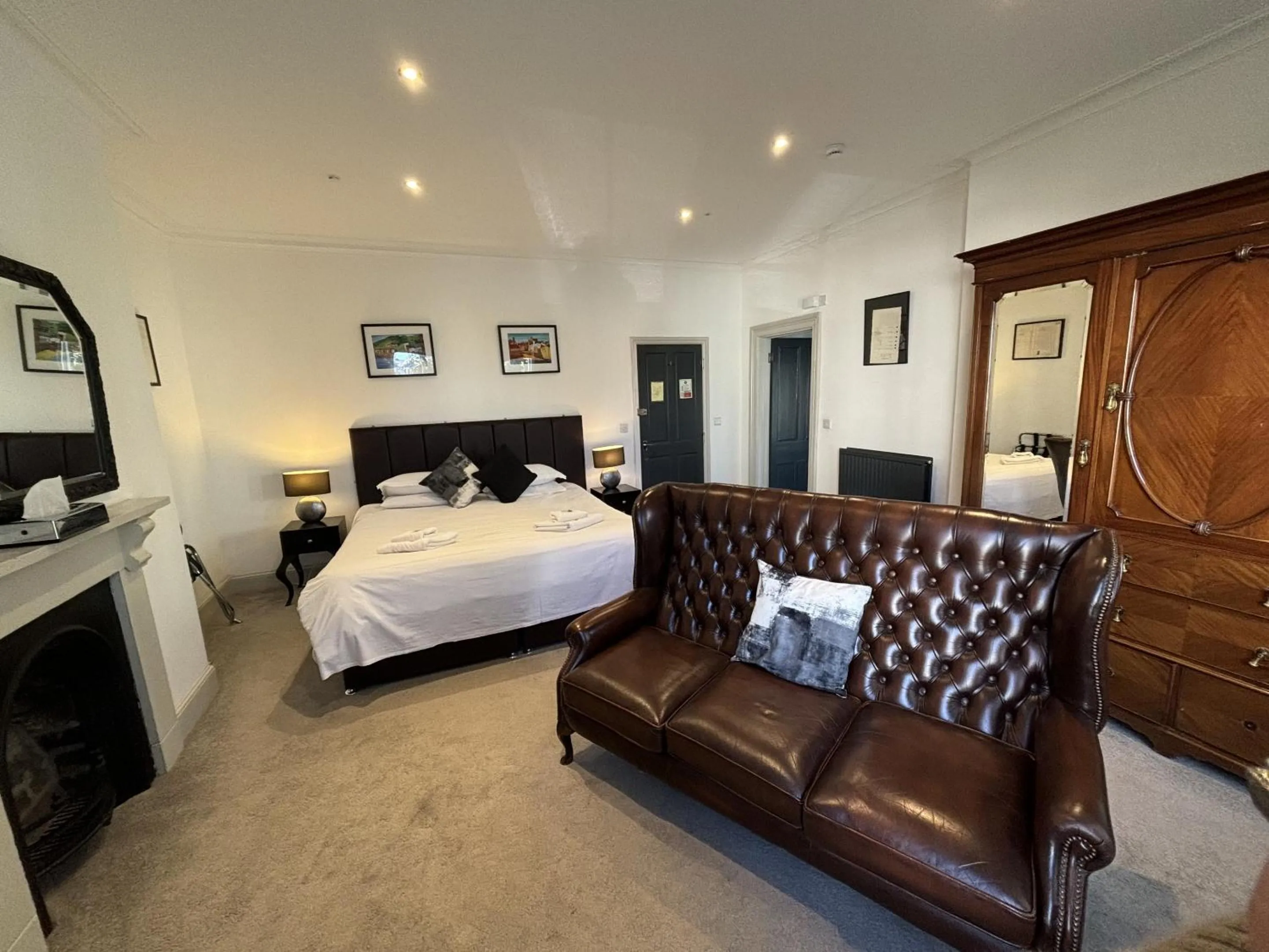 Bedroom, Bed in The Chapel House
