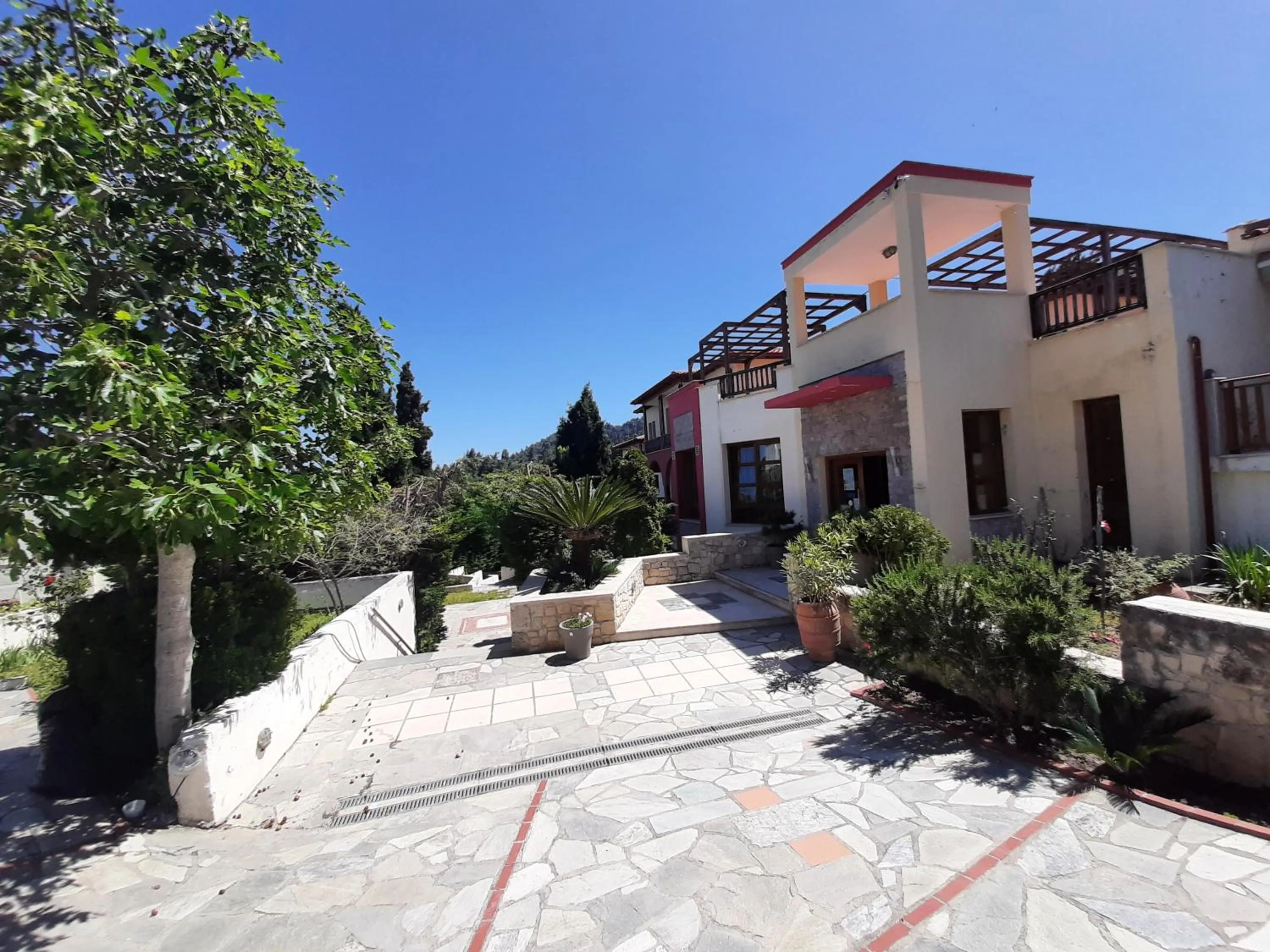 Property building in Gi Ga Mar