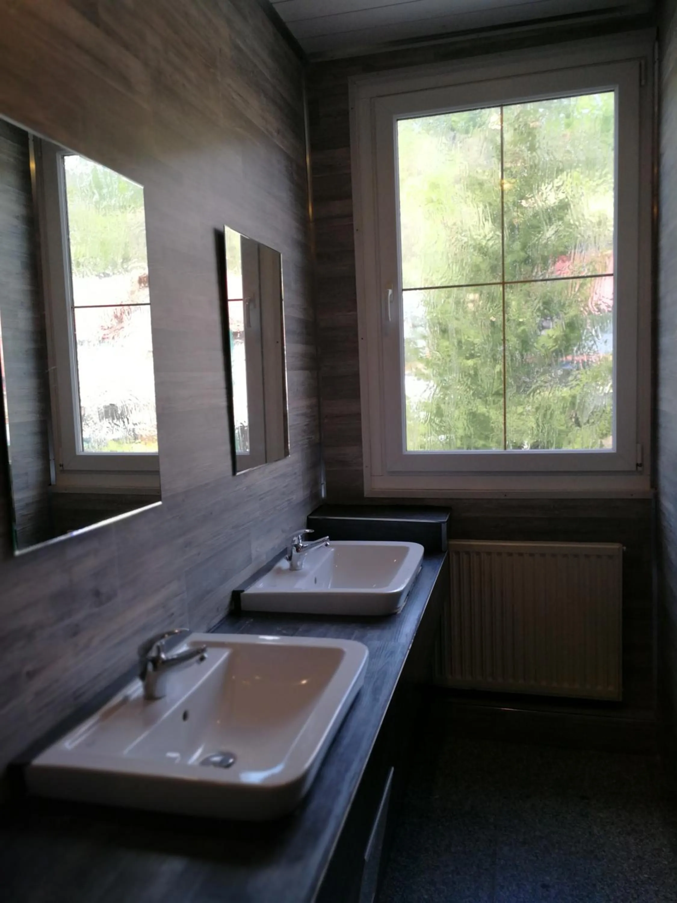 Restaurant/places to eat in Gasthaus&Pension "Grünes Herz"