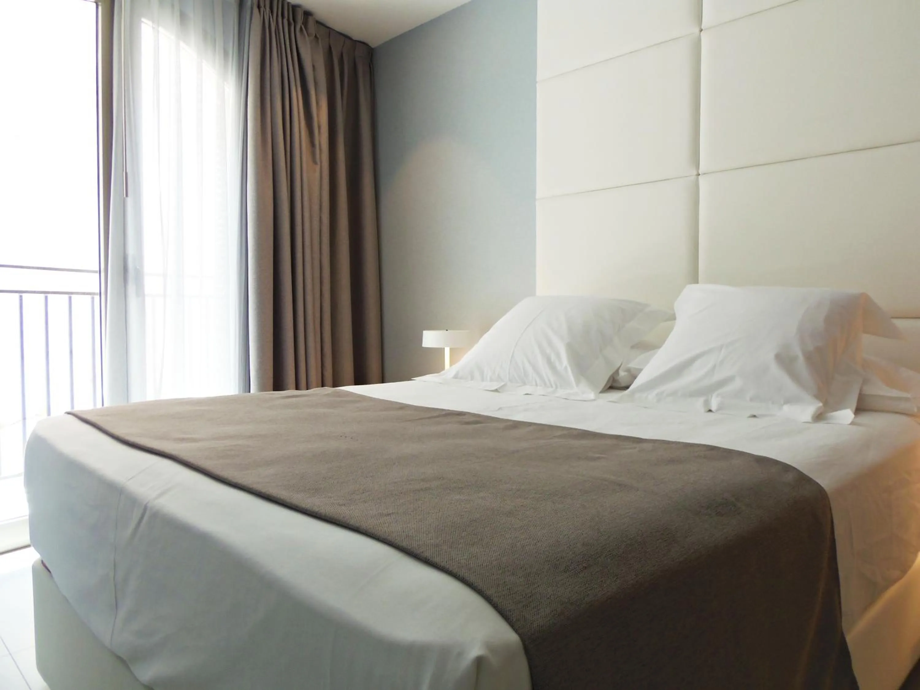 Photo of the whole room, Bed in Hotel Boutique La Mar - Adults Only