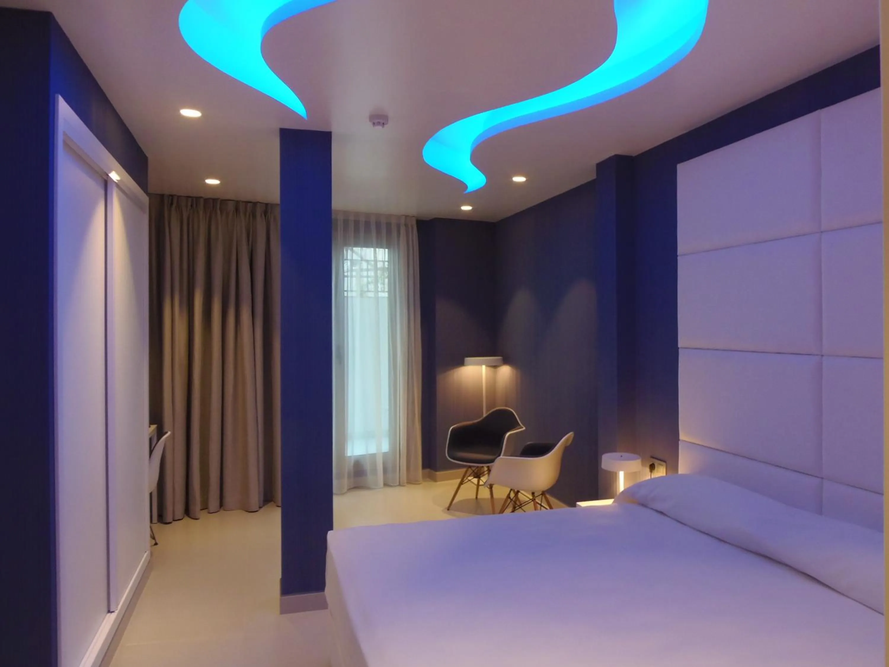 Photo of the whole room, Bed in Hotel Boutique La Mar - Adults Only