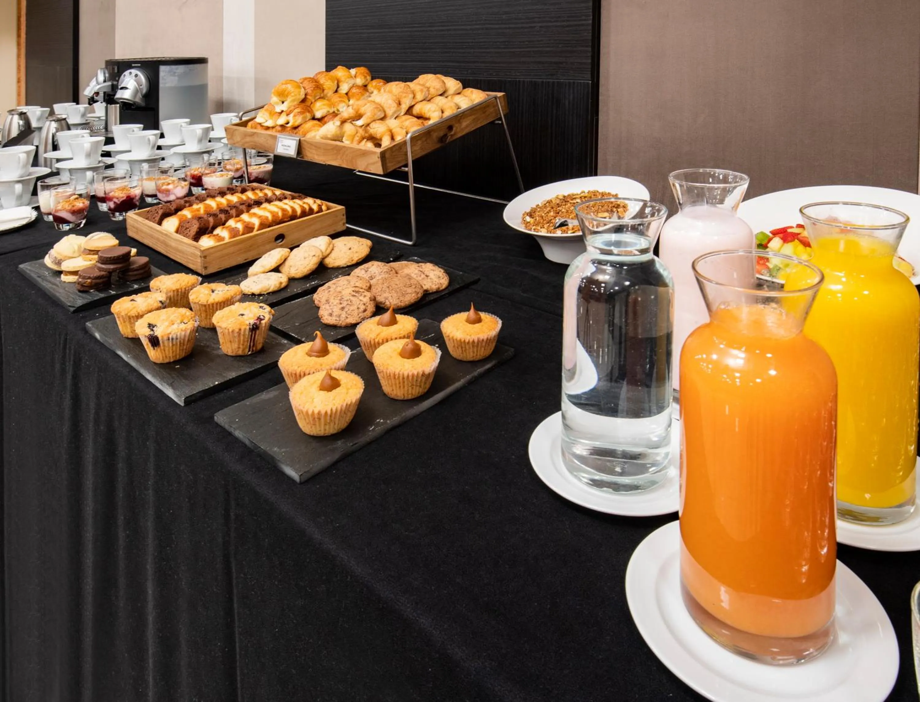 Food and drinks in Hotel Grand Brizo Buenos Aires