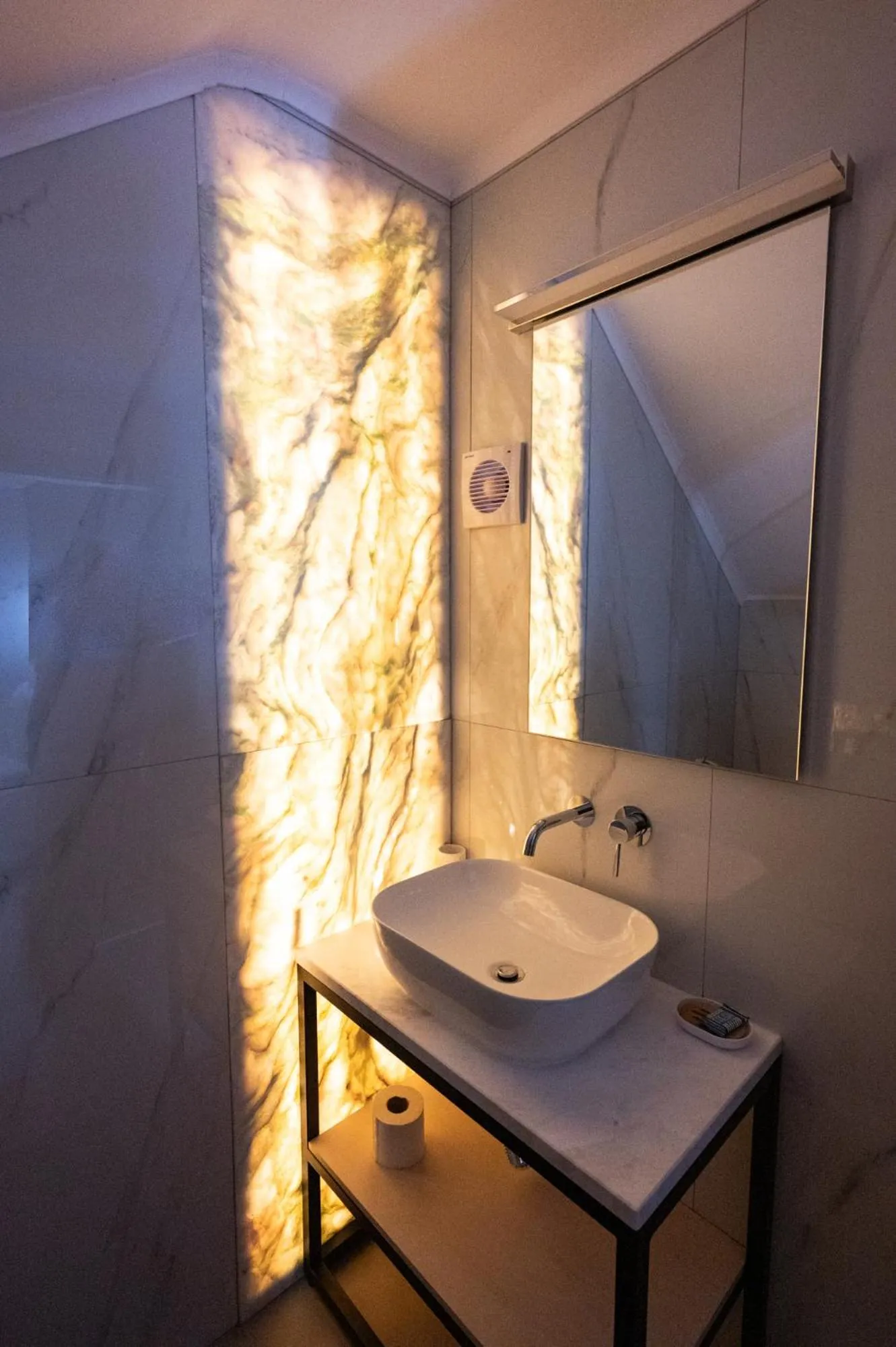 Bathroom in Kaiafas Lake Hotel