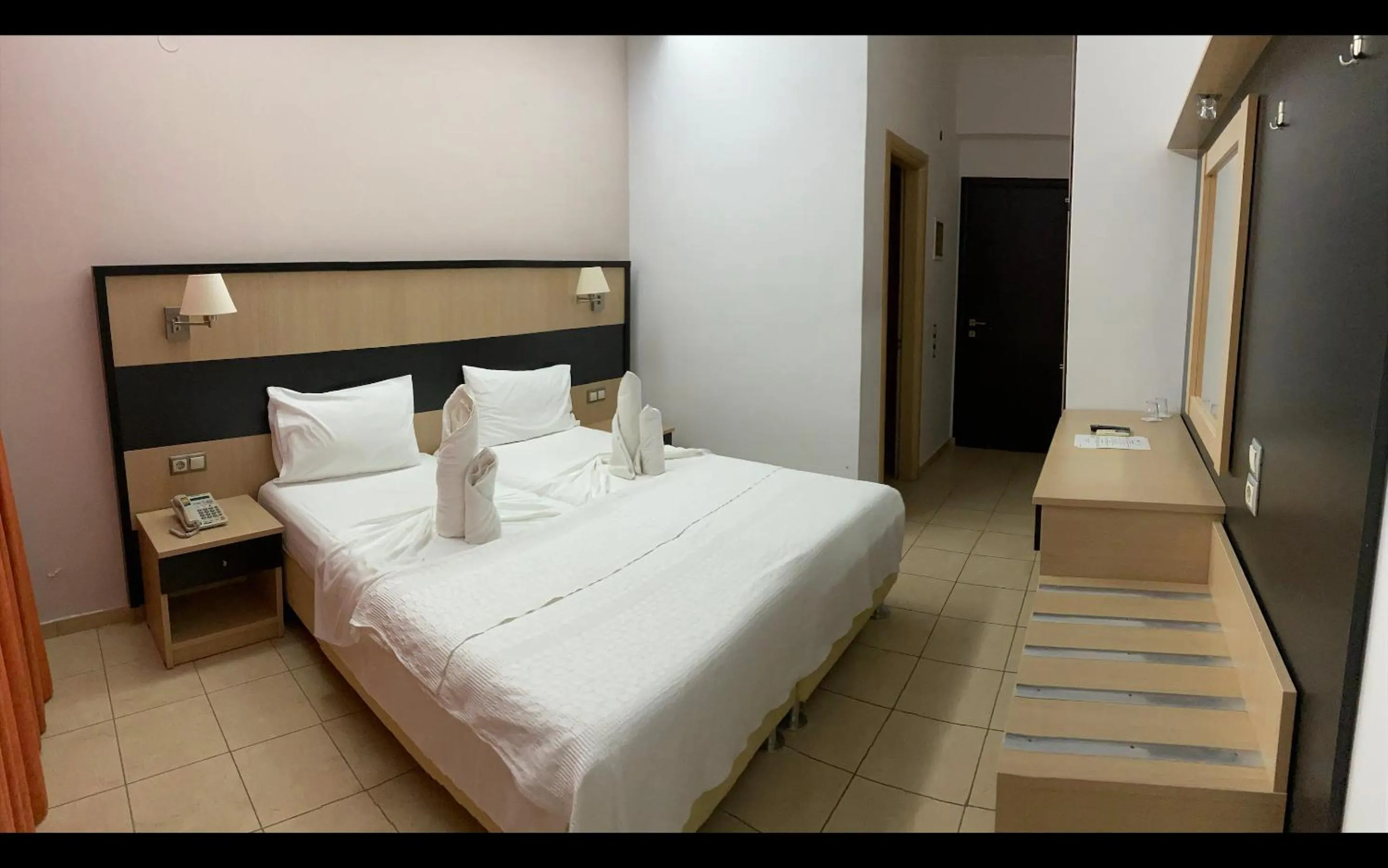 Bed in Kaiafas Lake Hotel