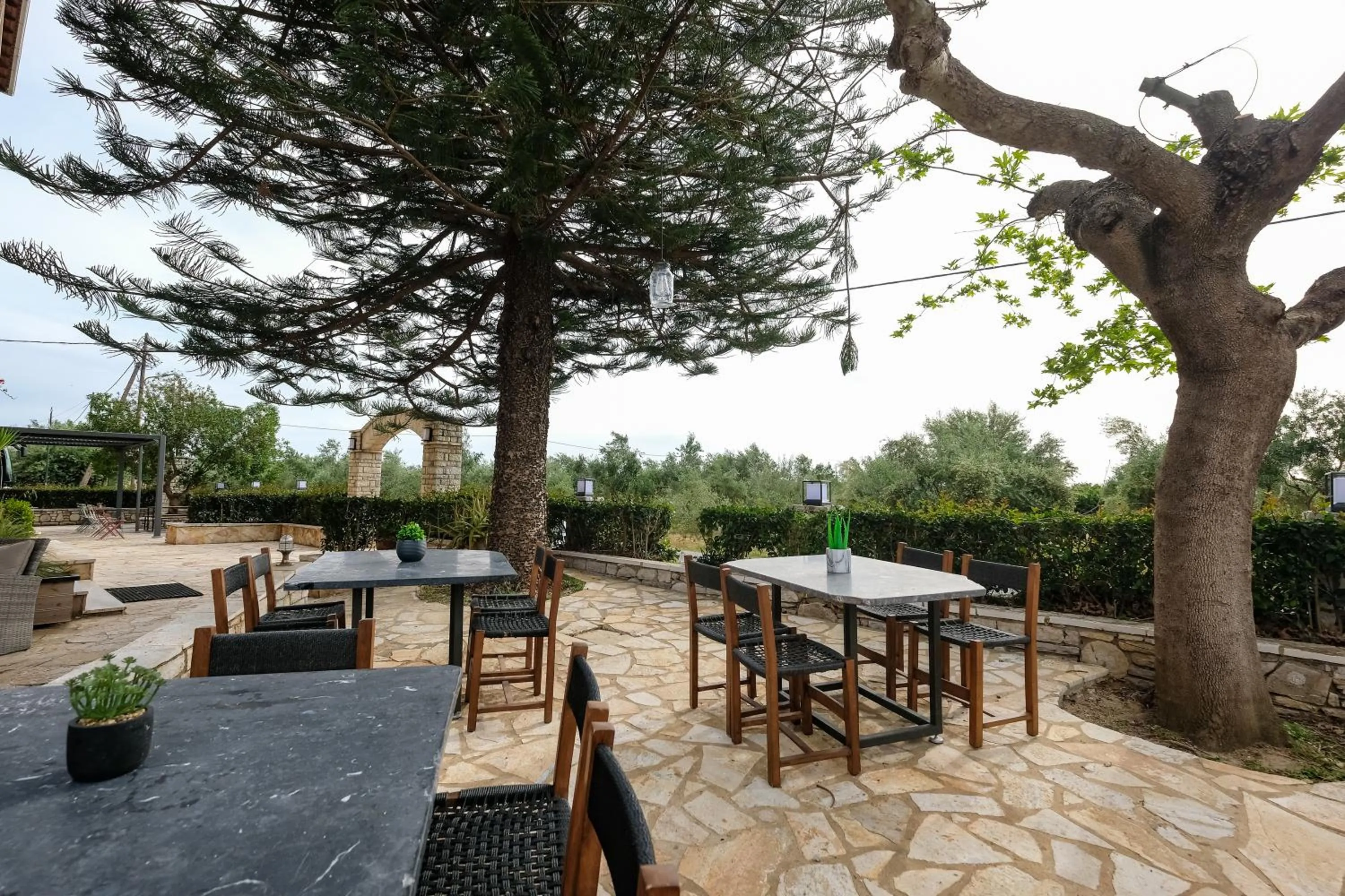 Restaurant/places to eat in Kaiafas Lake Hotel