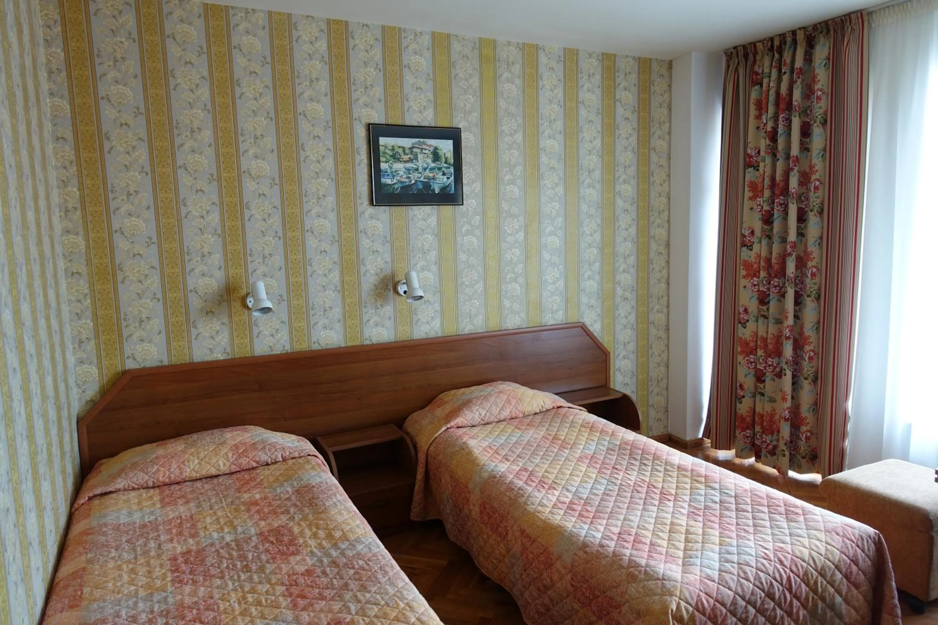 Bed in Hotel Olymp