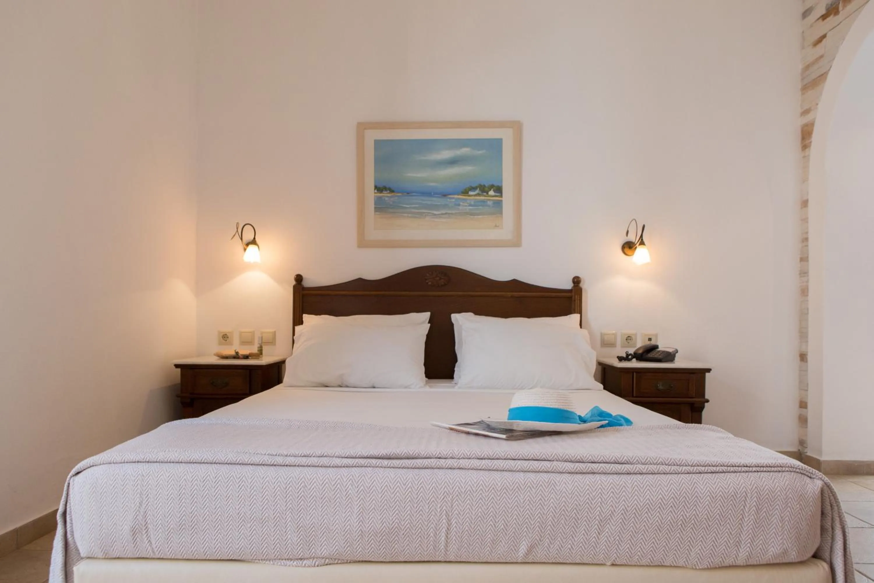 Bedroom, Bed in Plaza Beach Hotel