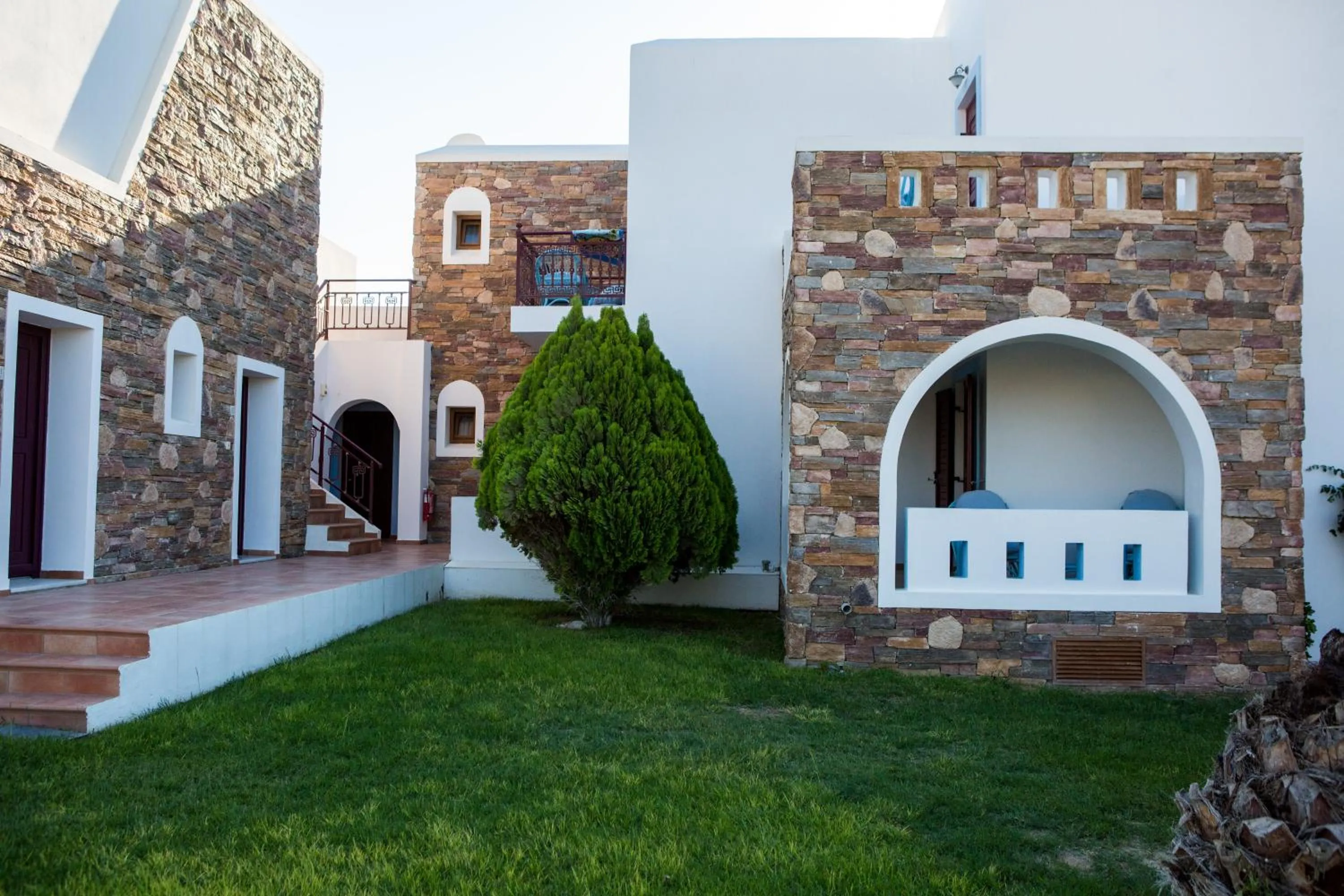 Property building in Plaza Beach Hotel