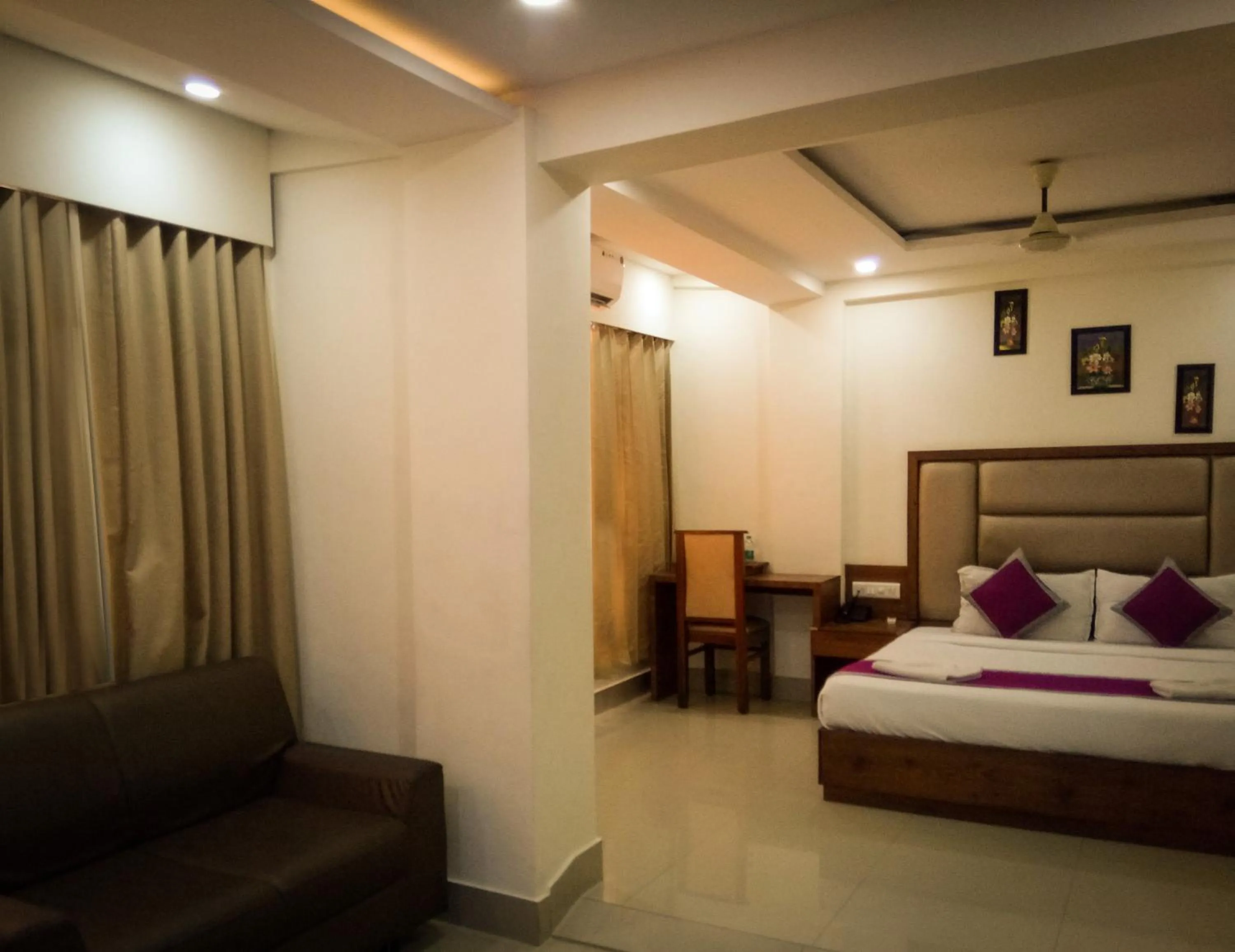 Photo of the whole room, Bed in Nexstay Crystal Residency