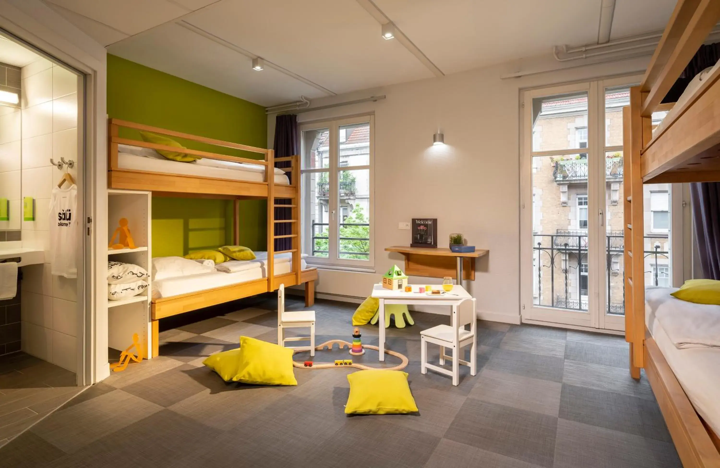 Family Room with Private Bathroom in Ciarus Family Room with Private Bathroom in Ciarus