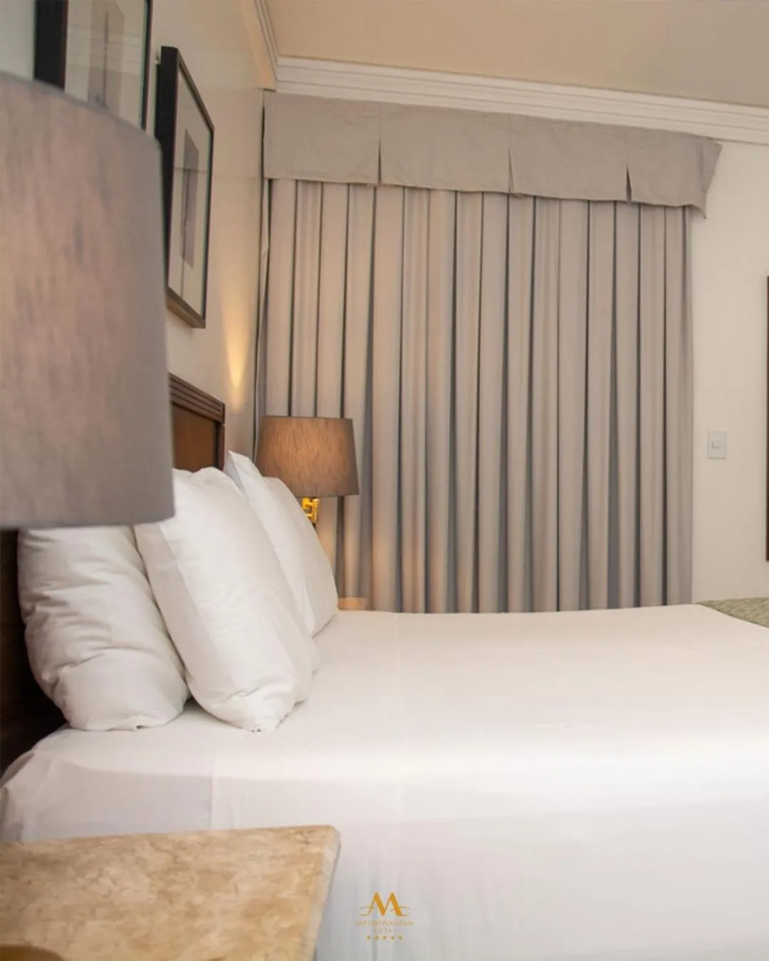 Bedroom, Bed in Metropolitan Hotel