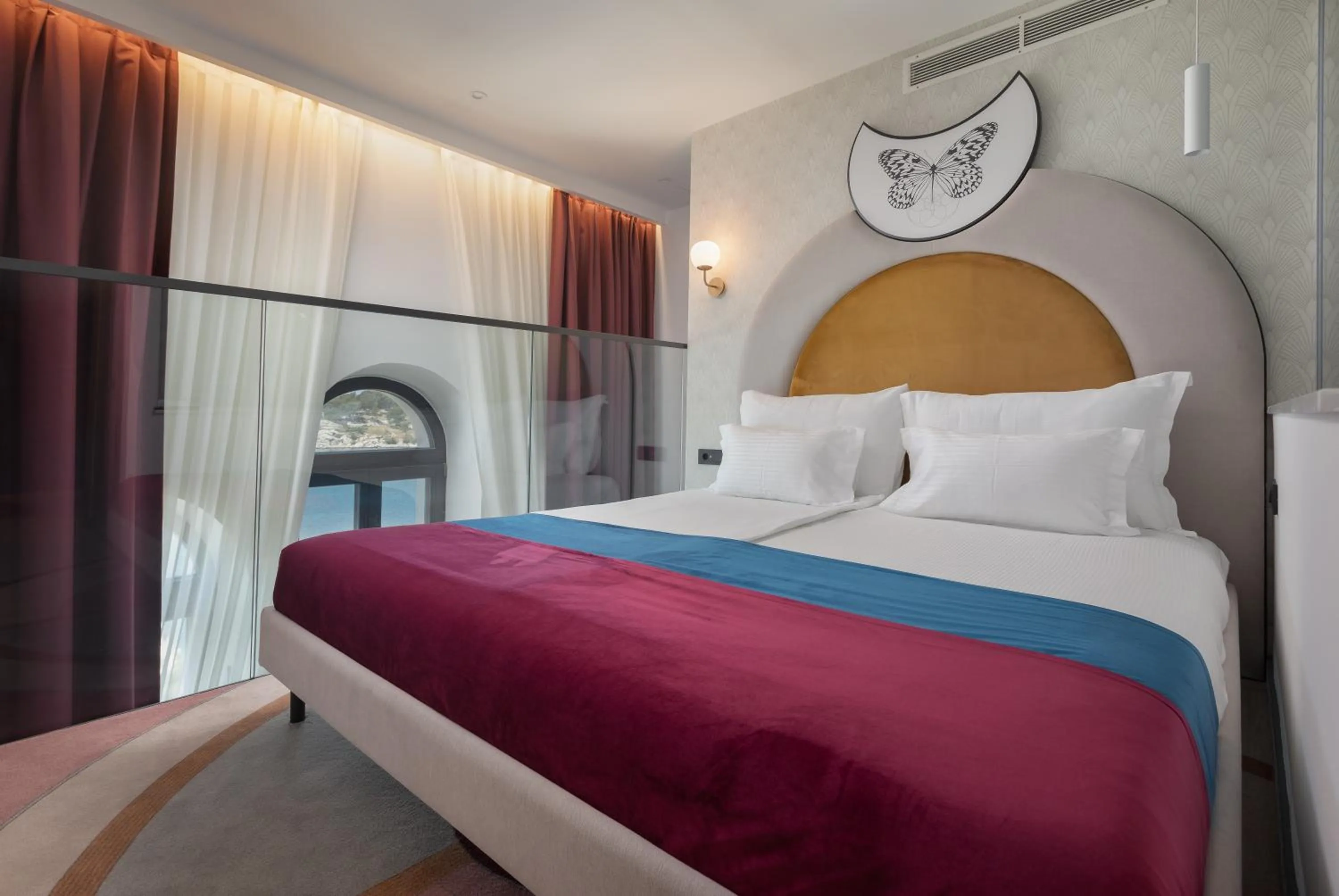 Bed in Heritage Hotel Porin Makarska