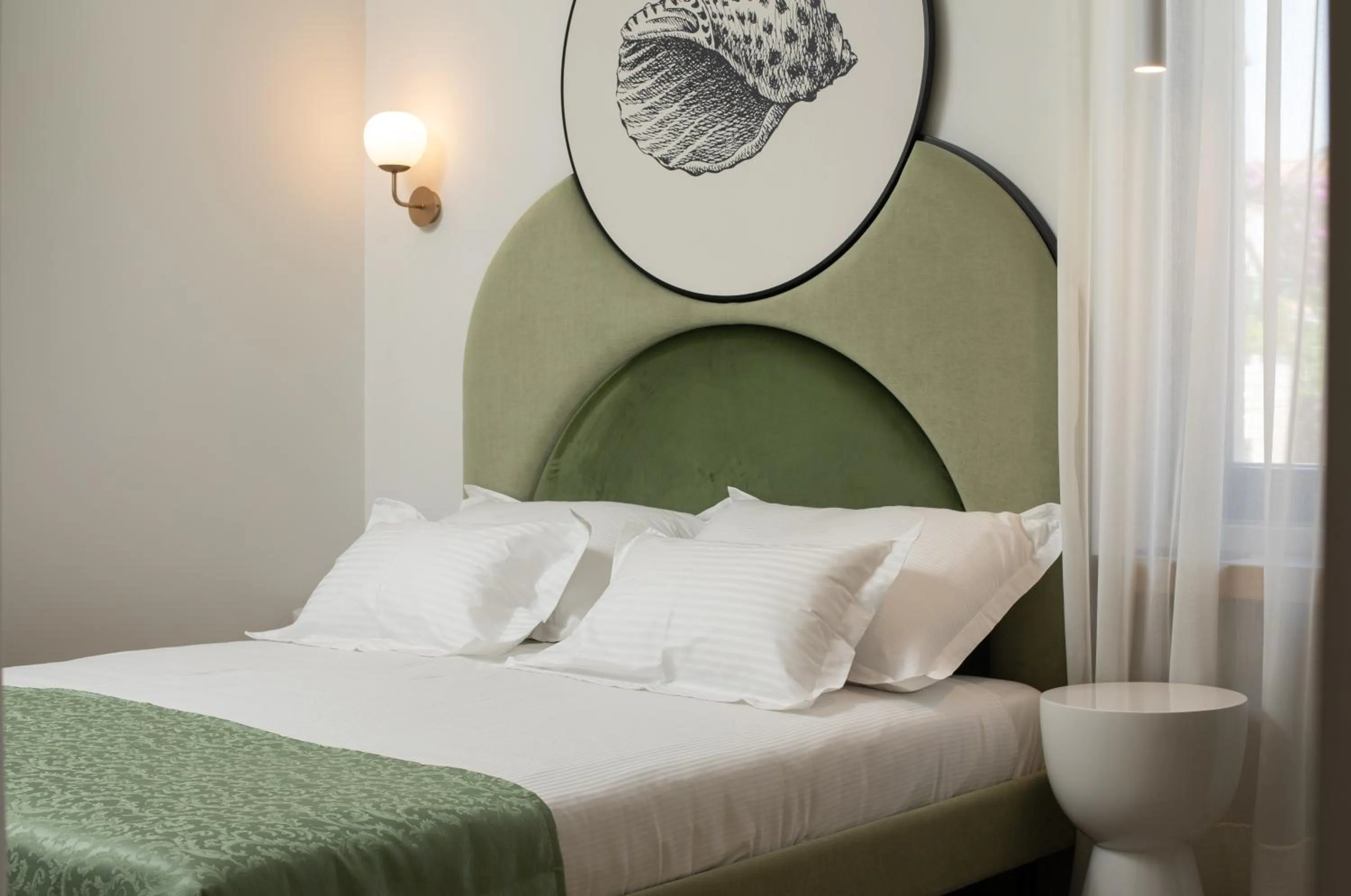 Bed in Heritage Hotel Porin Makarska