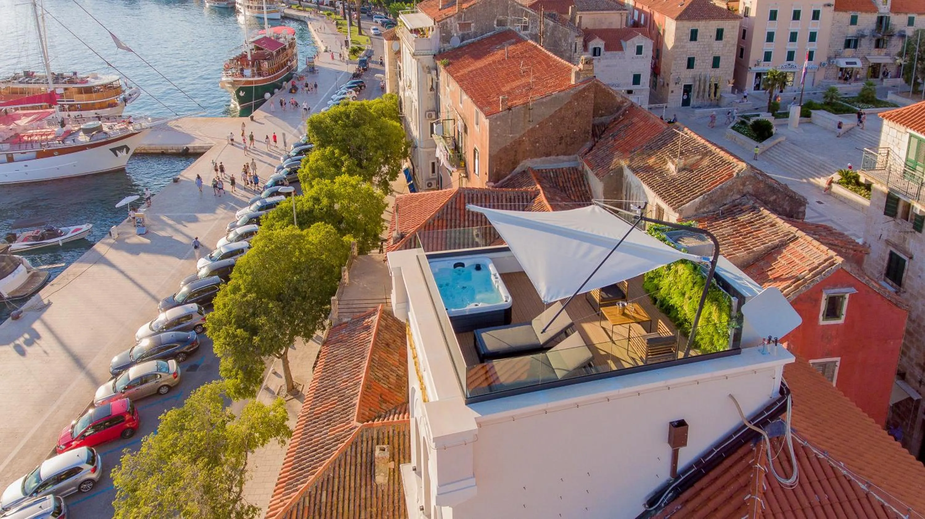 Property building in Heritage Hotel Porin Makarska