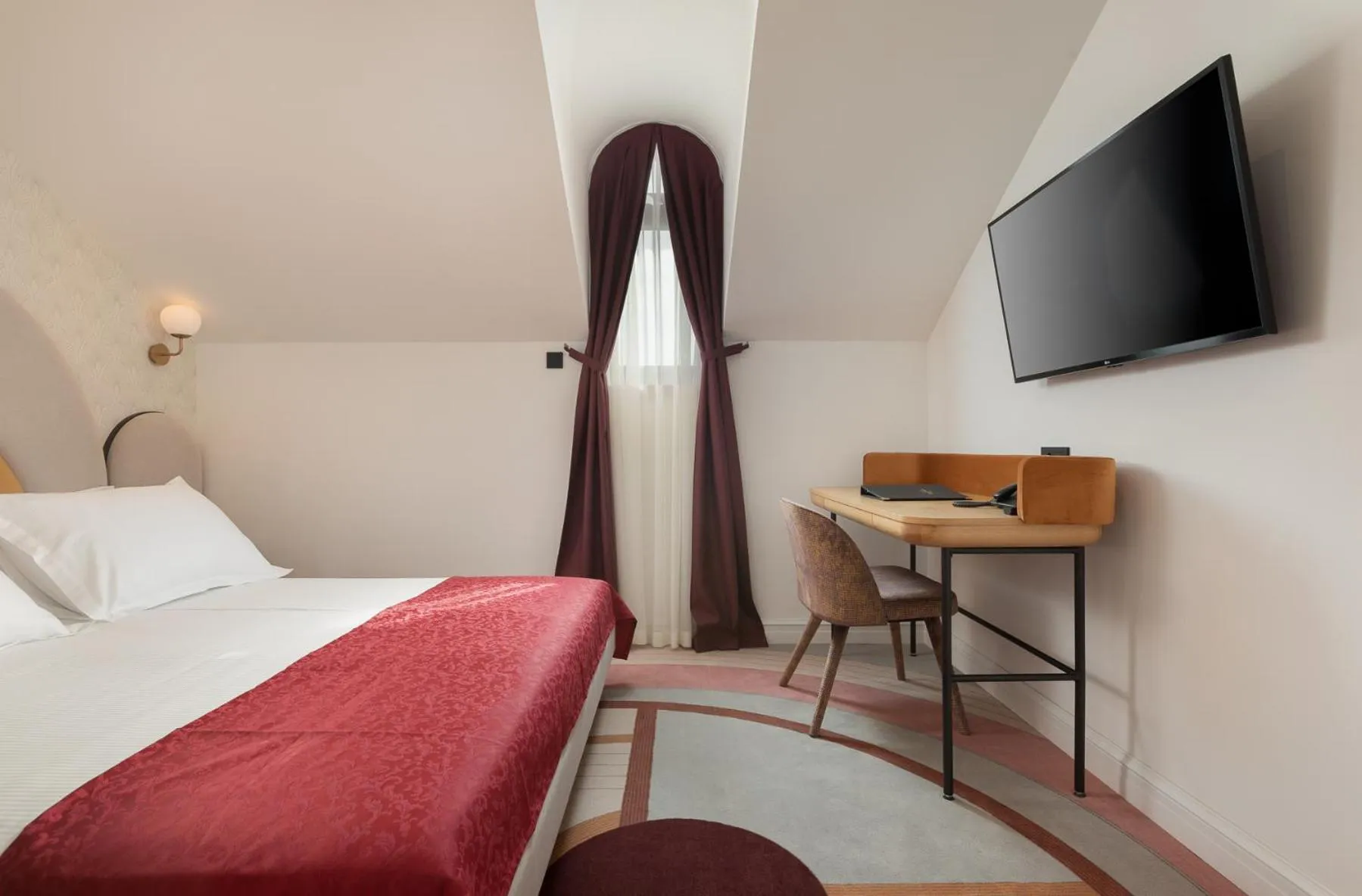 TV and multimedia, Bed in Heritage Hotel Porin Makarska
