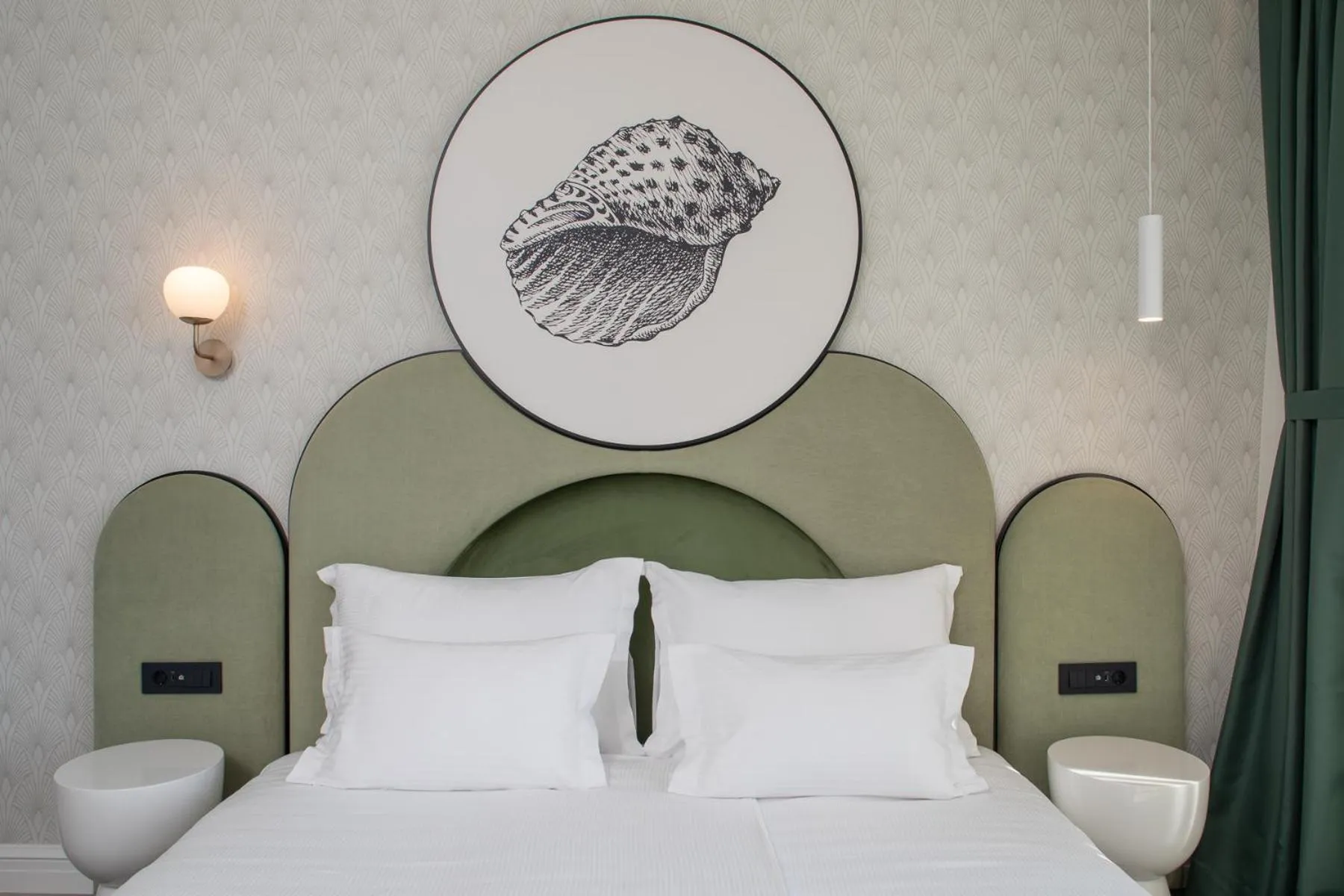 Bed in Heritage Hotel Porin Makarska