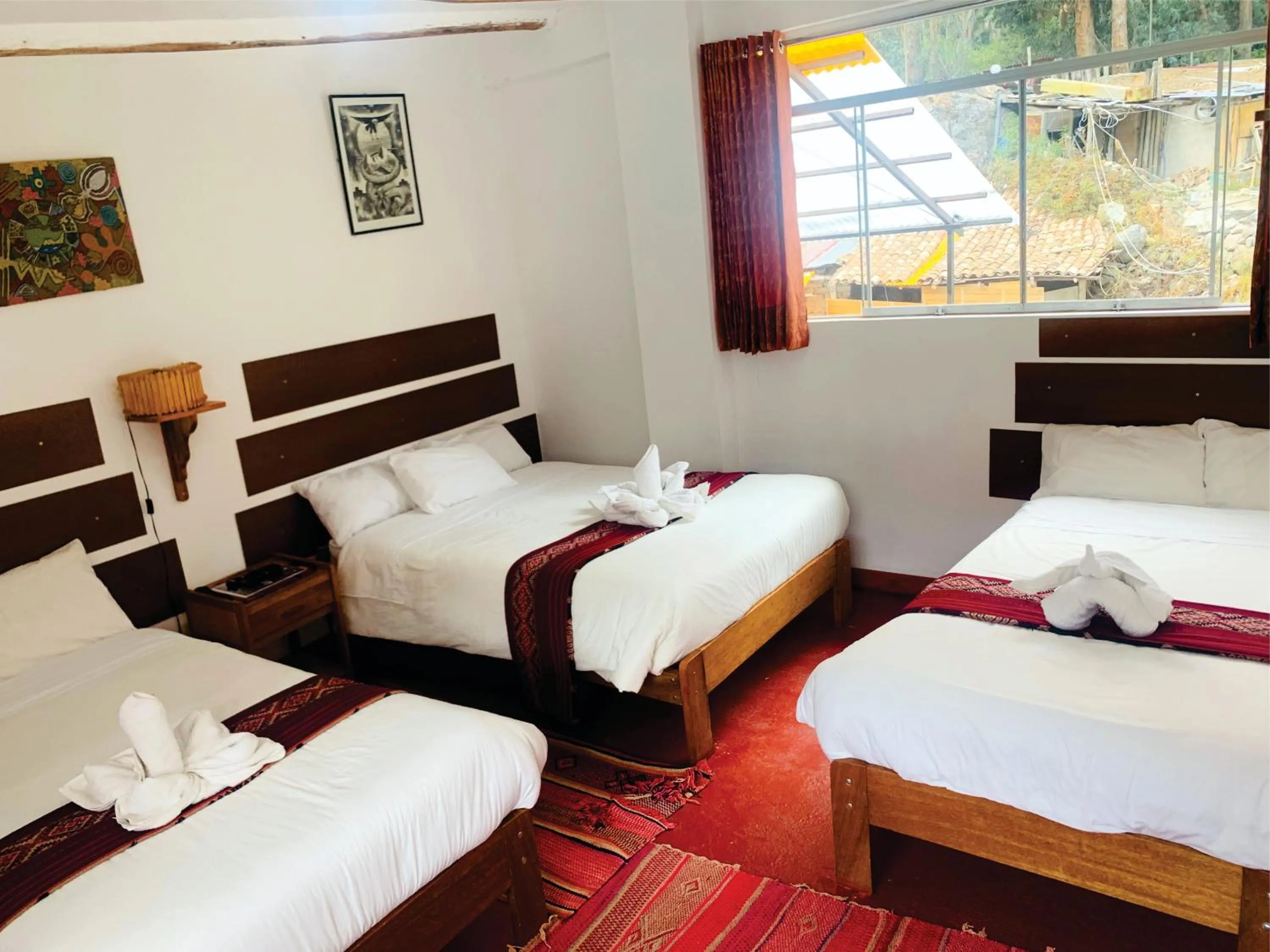 Photo of the whole room, Bed in Inka Khawarina Tambo Lodge
