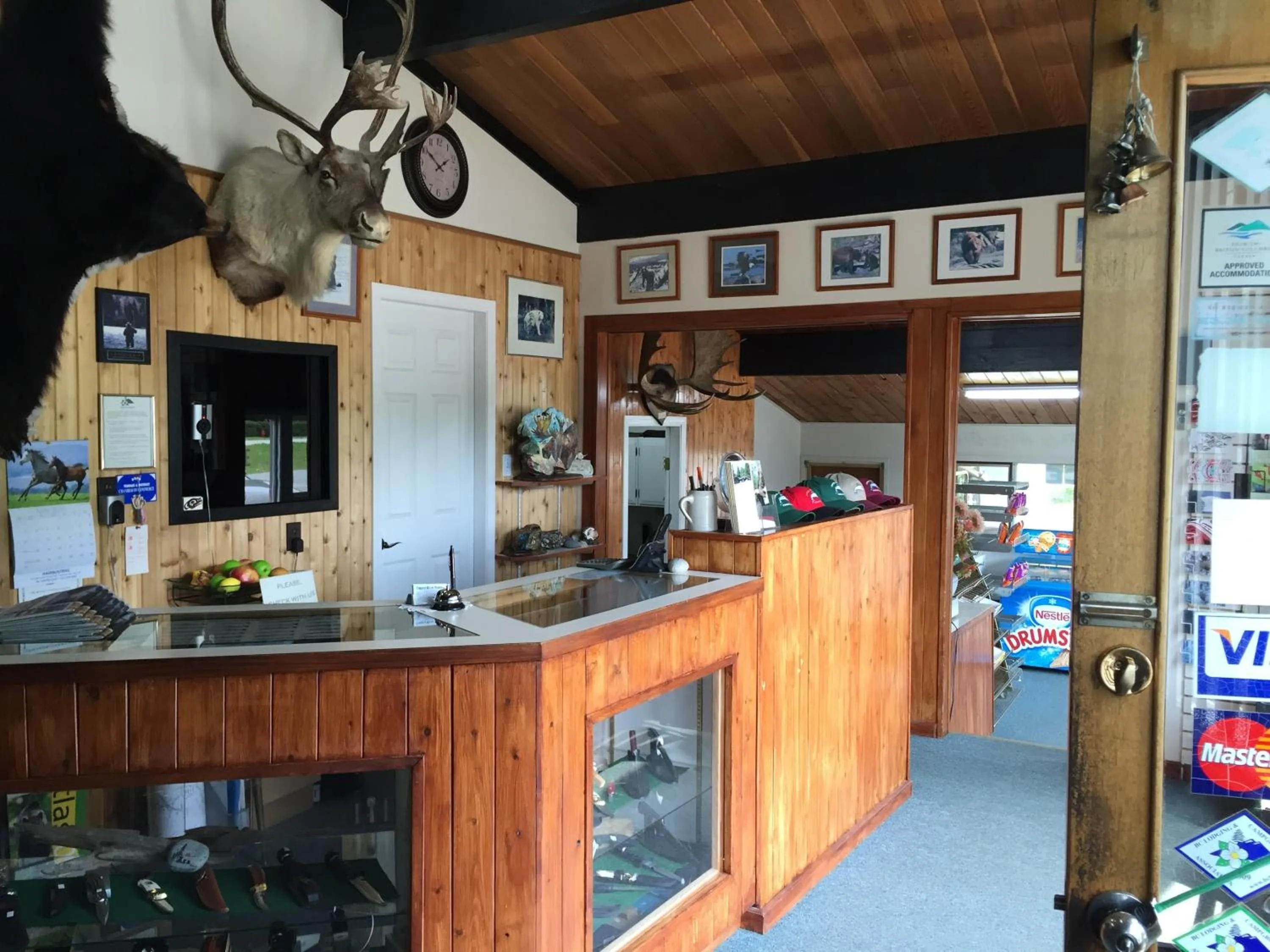 Lobby or reception in Copper River Motel