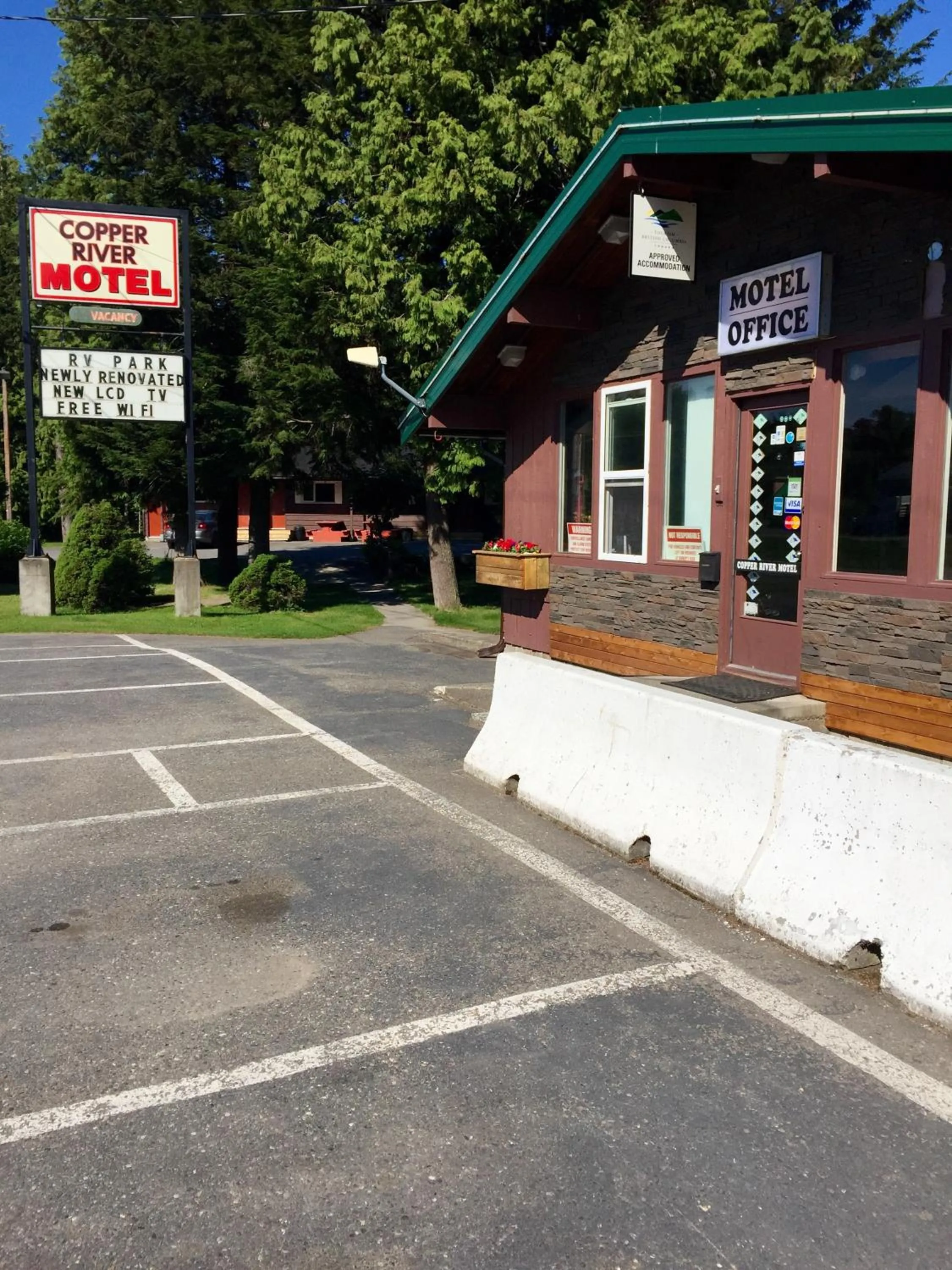 Facade/entrance in Copper River Motel