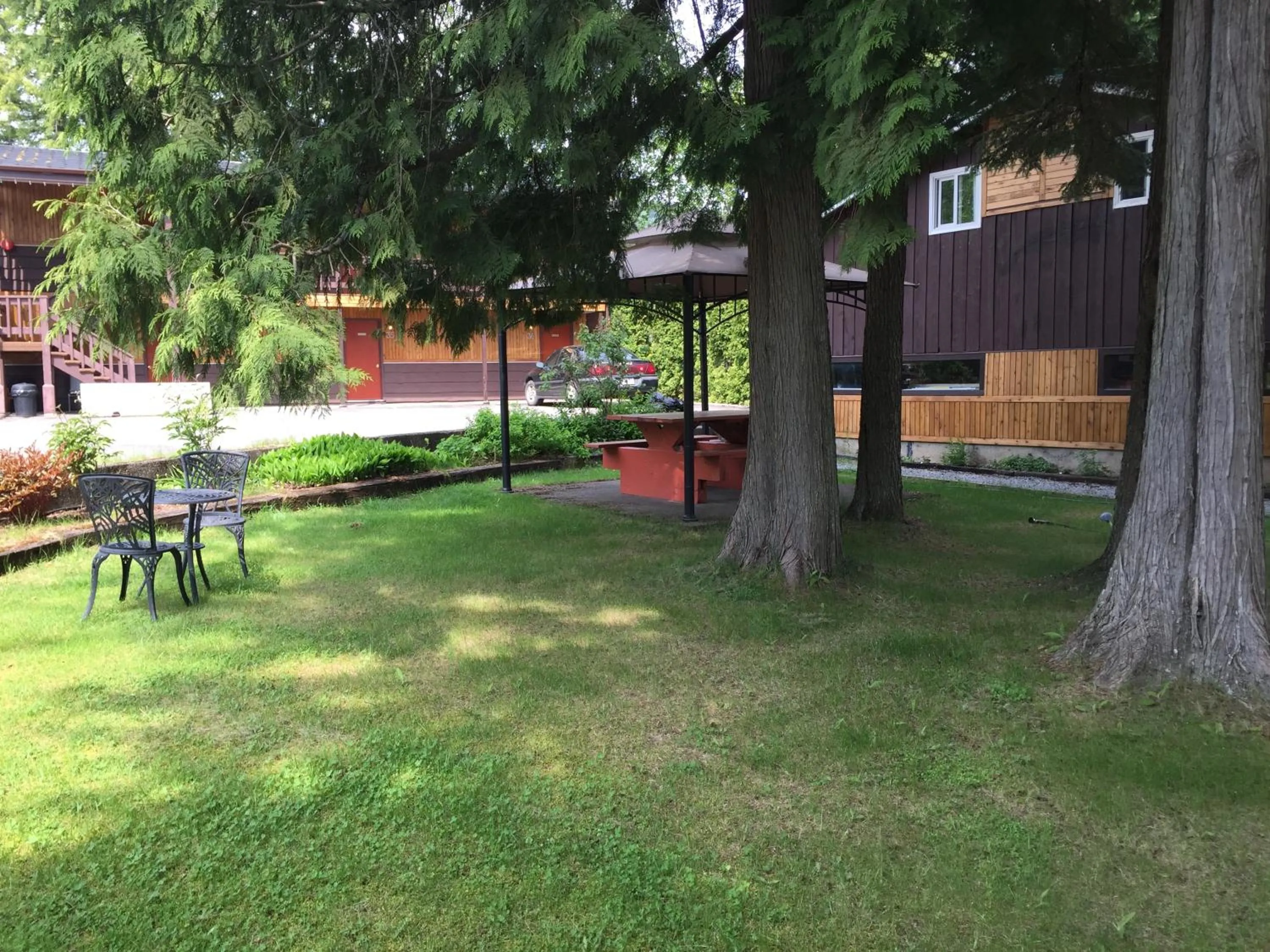 Area and facilities in Copper River Motel