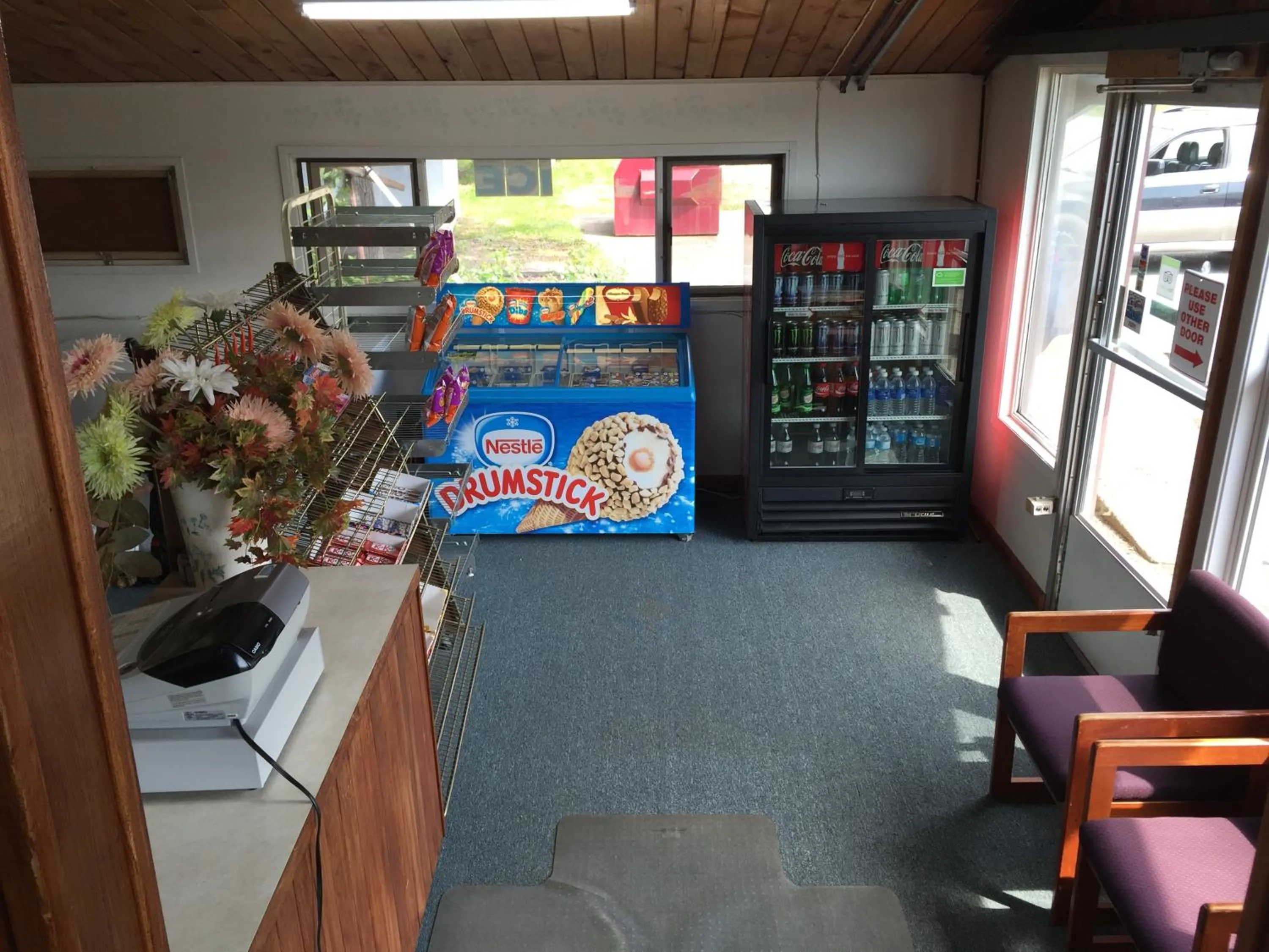 Lobby or reception in Copper River Motel