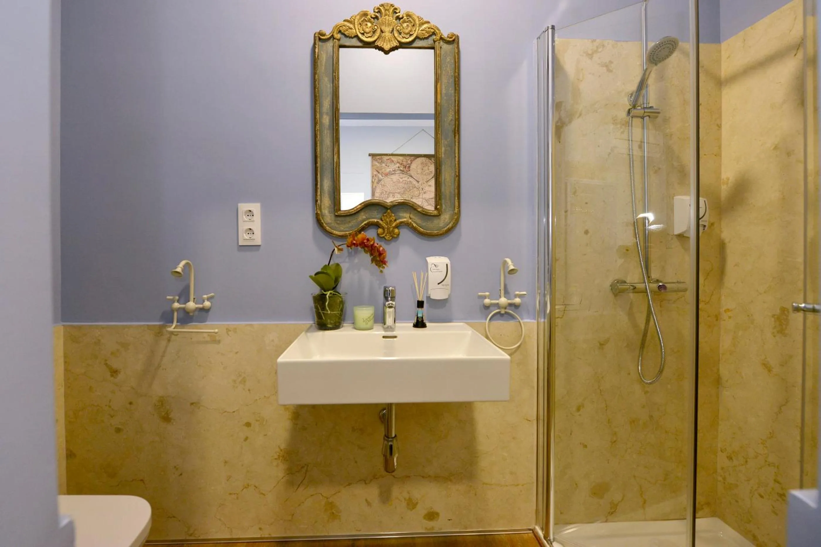 Bathroom in Center Suite Santander