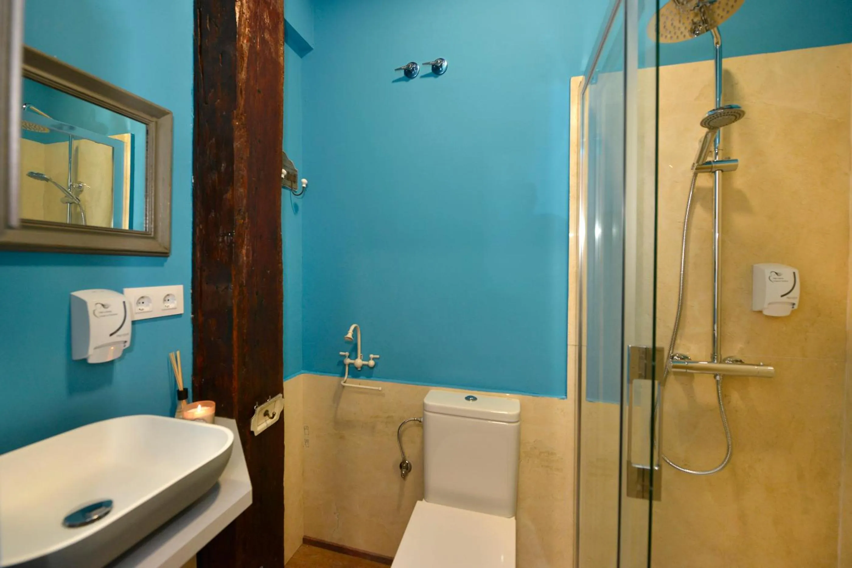 Bathroom in Center Suite Santander