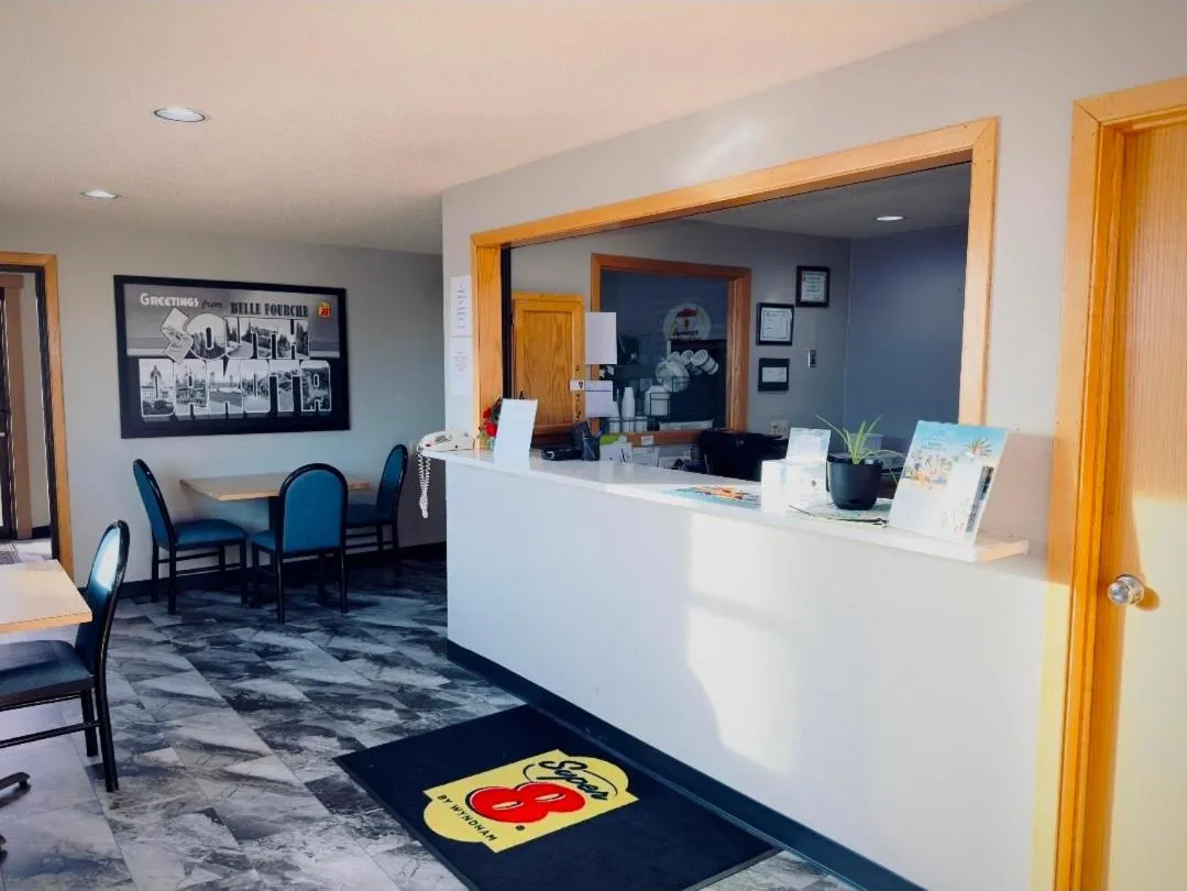 Super 8 by Wyndham Belle Fourche SD