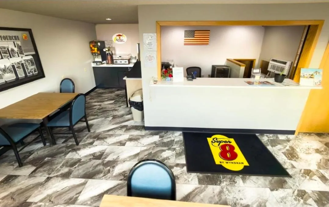 Super 8 by Wyndham Belle Fourche SD