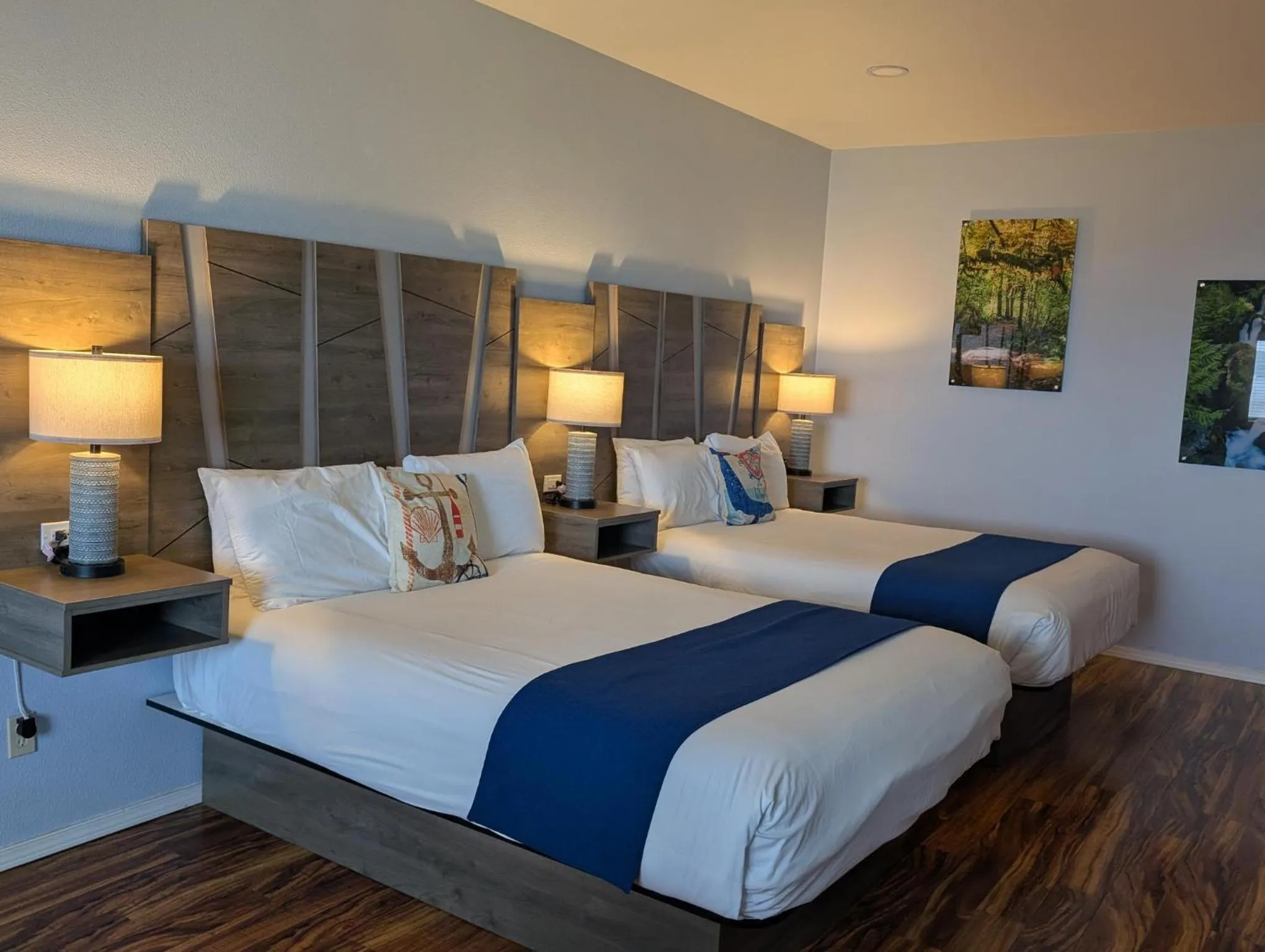 Bed in The Waterfront at Potlatch