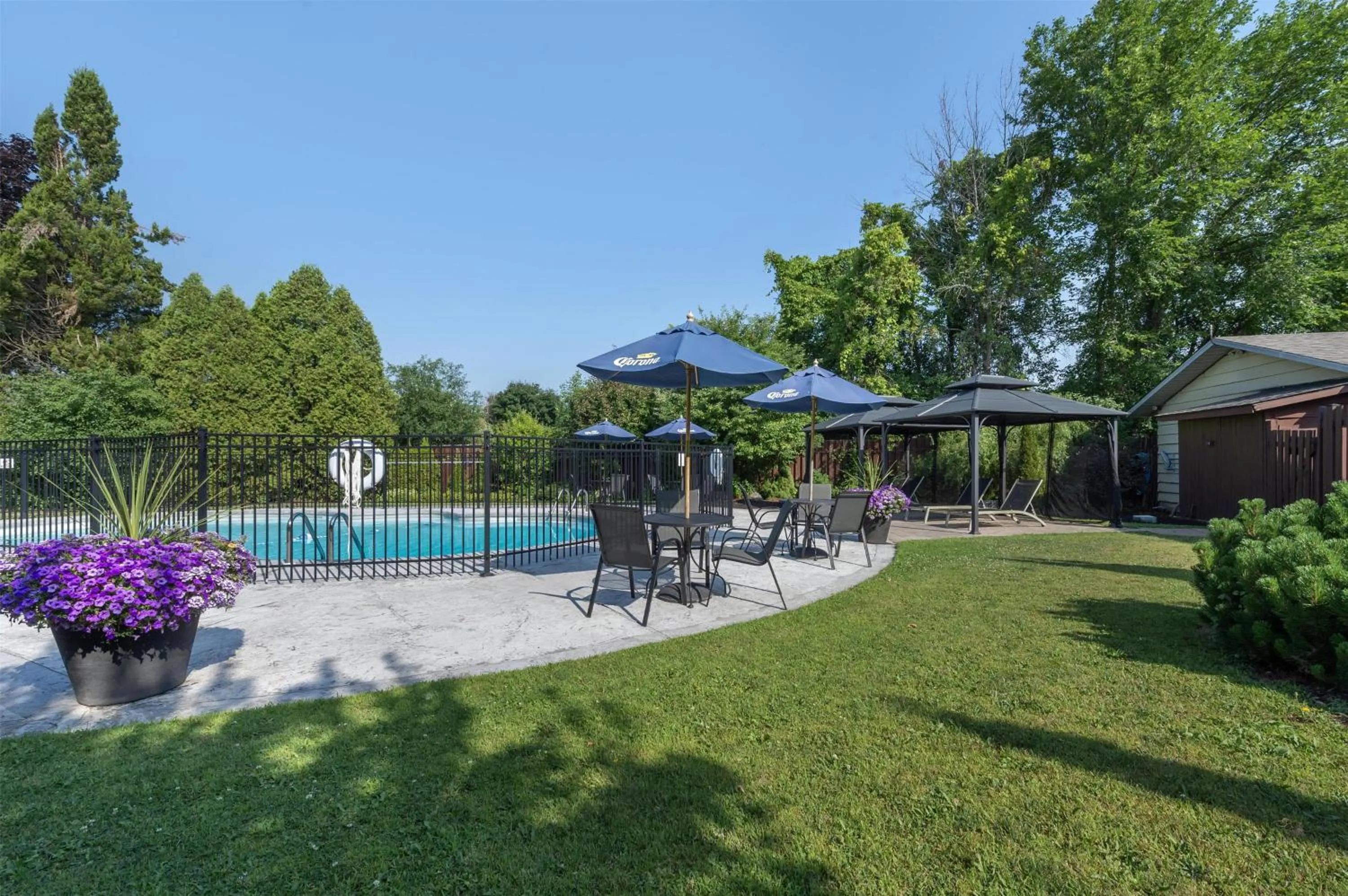 Pool view in Best Western Parkway Inn & Conference Centre
