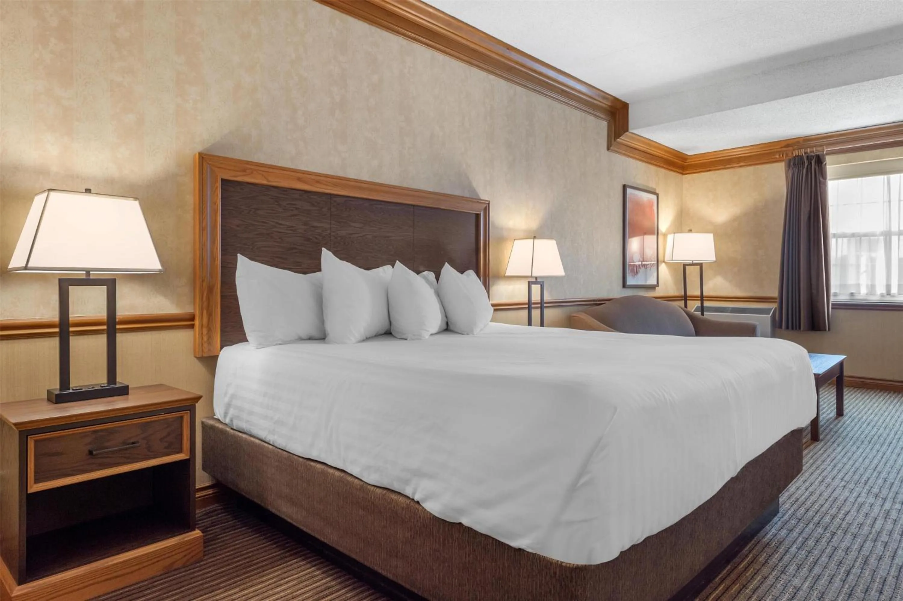 Bedroom, Bed in Best Western Parkway Inn & Conference Centre