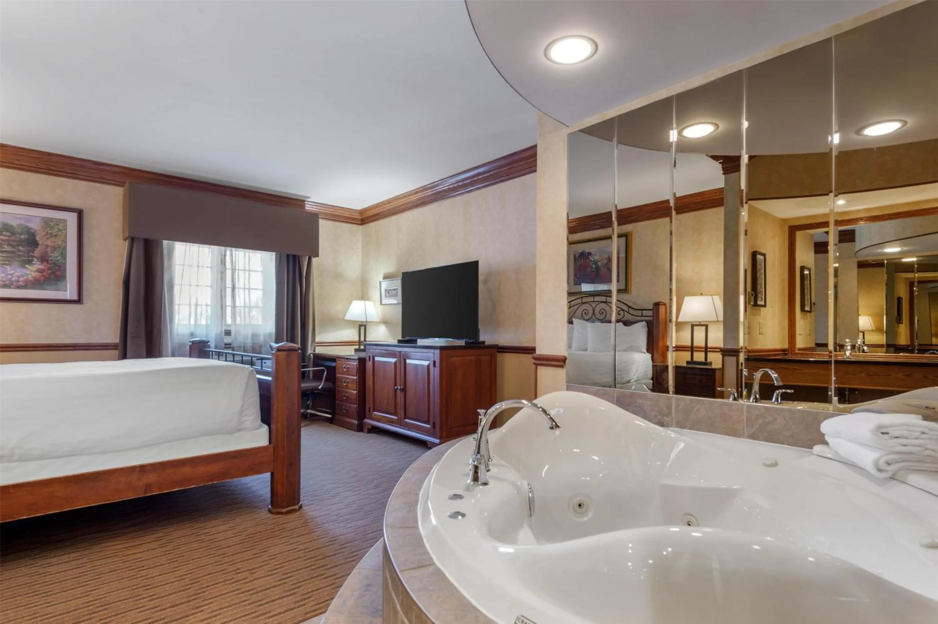 Bedroom, Bed in Best Western Parkway Inn & Conference Centre