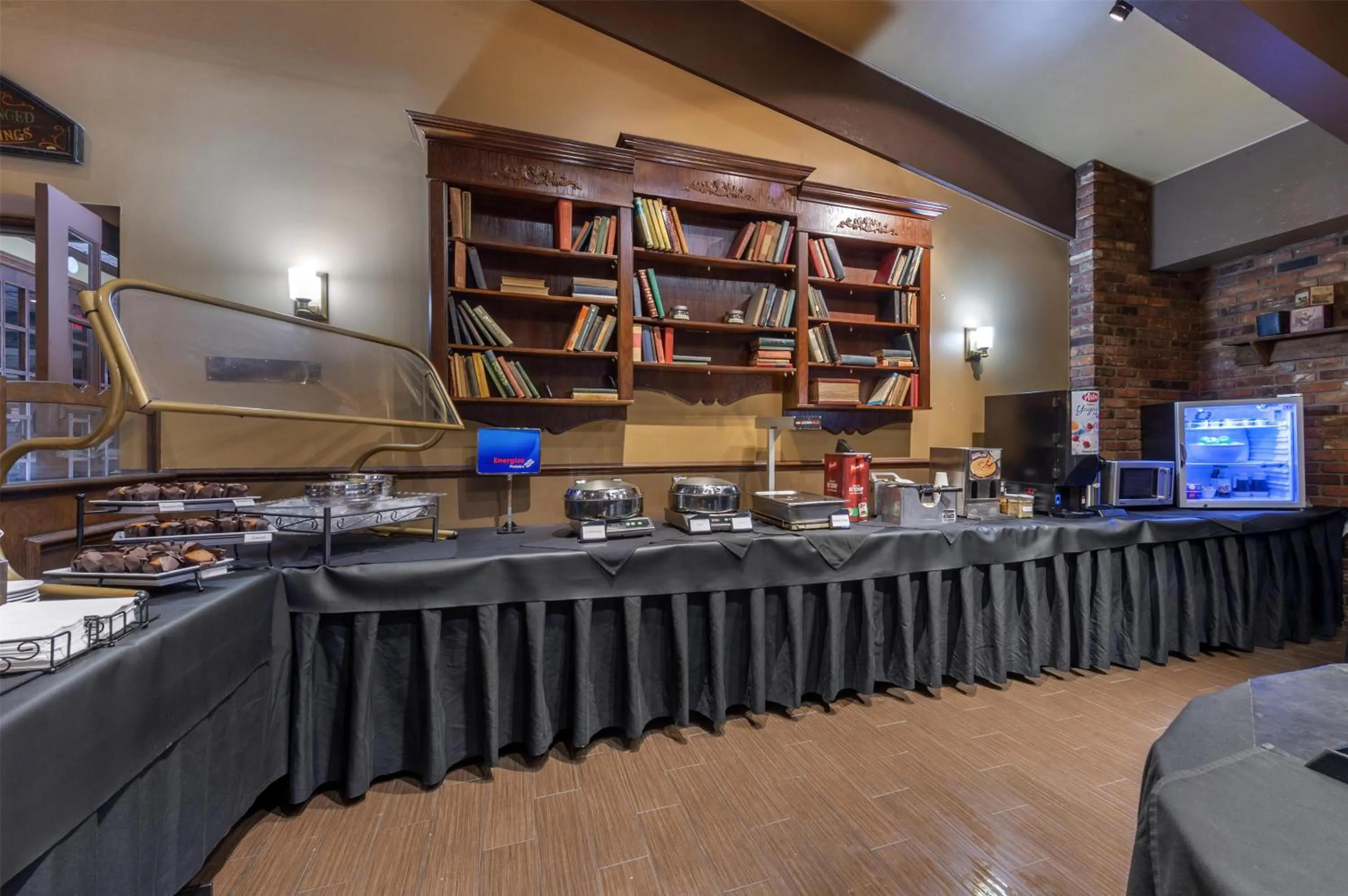 Breakfast in Best Western Parkway Inn & Conference Centre